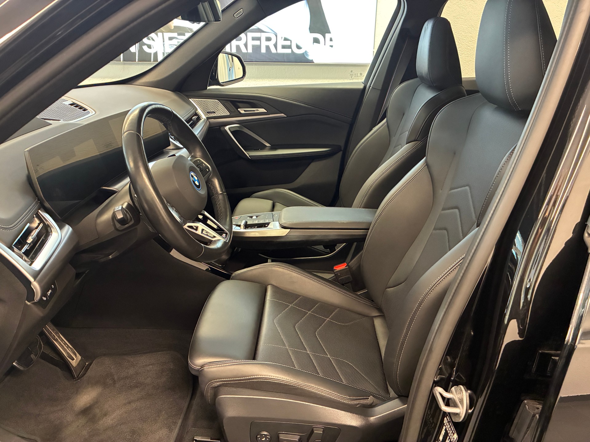 BMW X1 30e xDrive-image-7