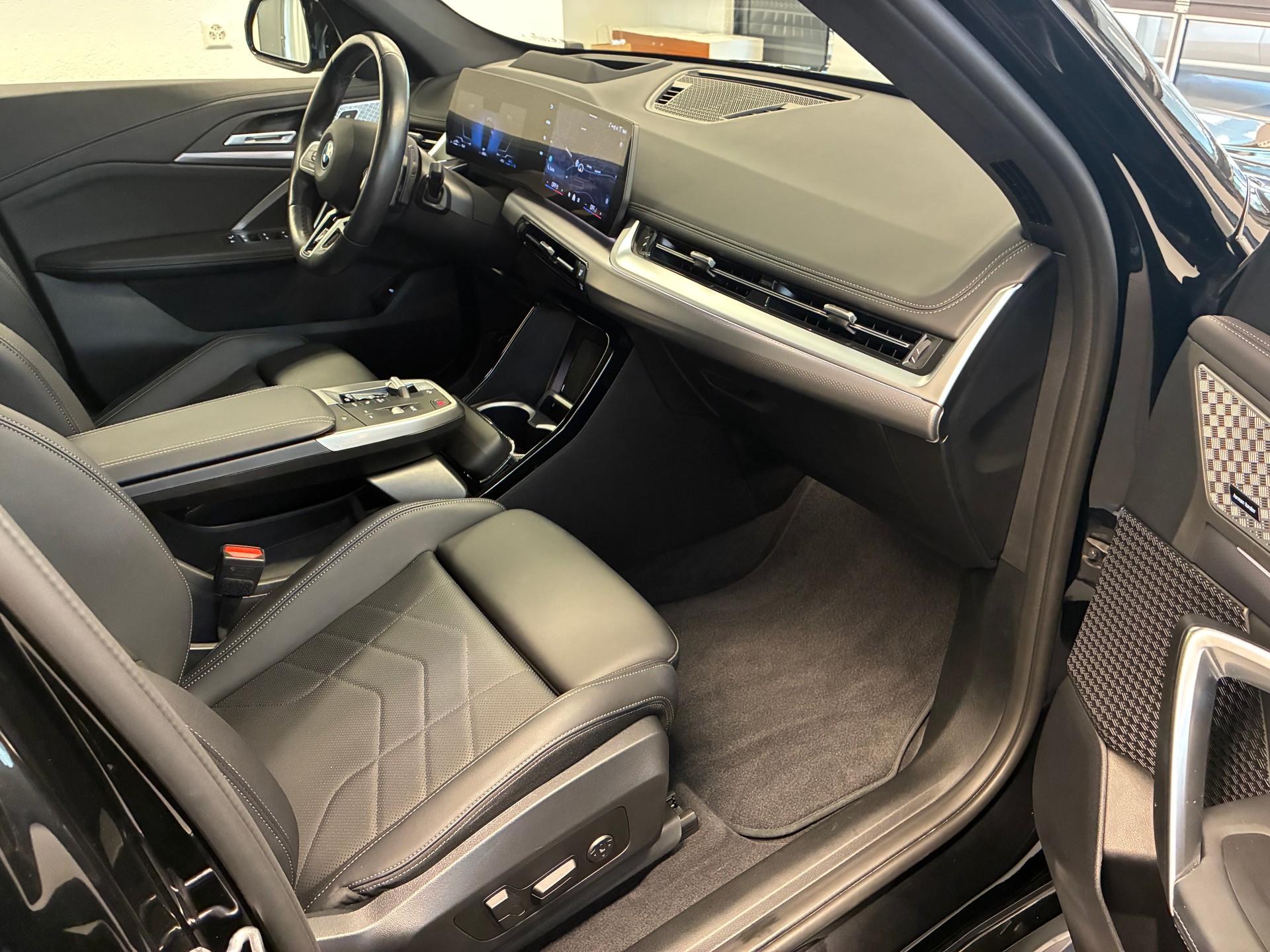 BMW X1 30e xDrive-image-9