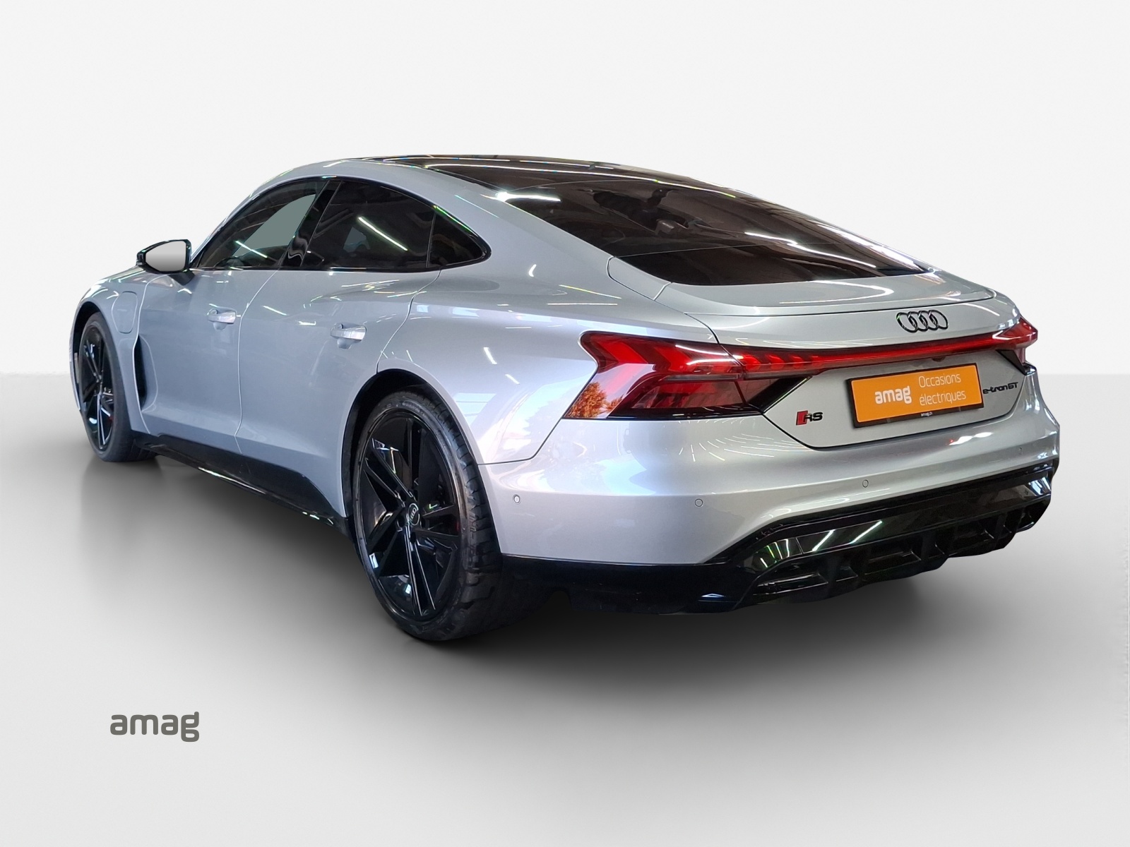 AUDI RS e-tron GT quattro-showroom-element-3