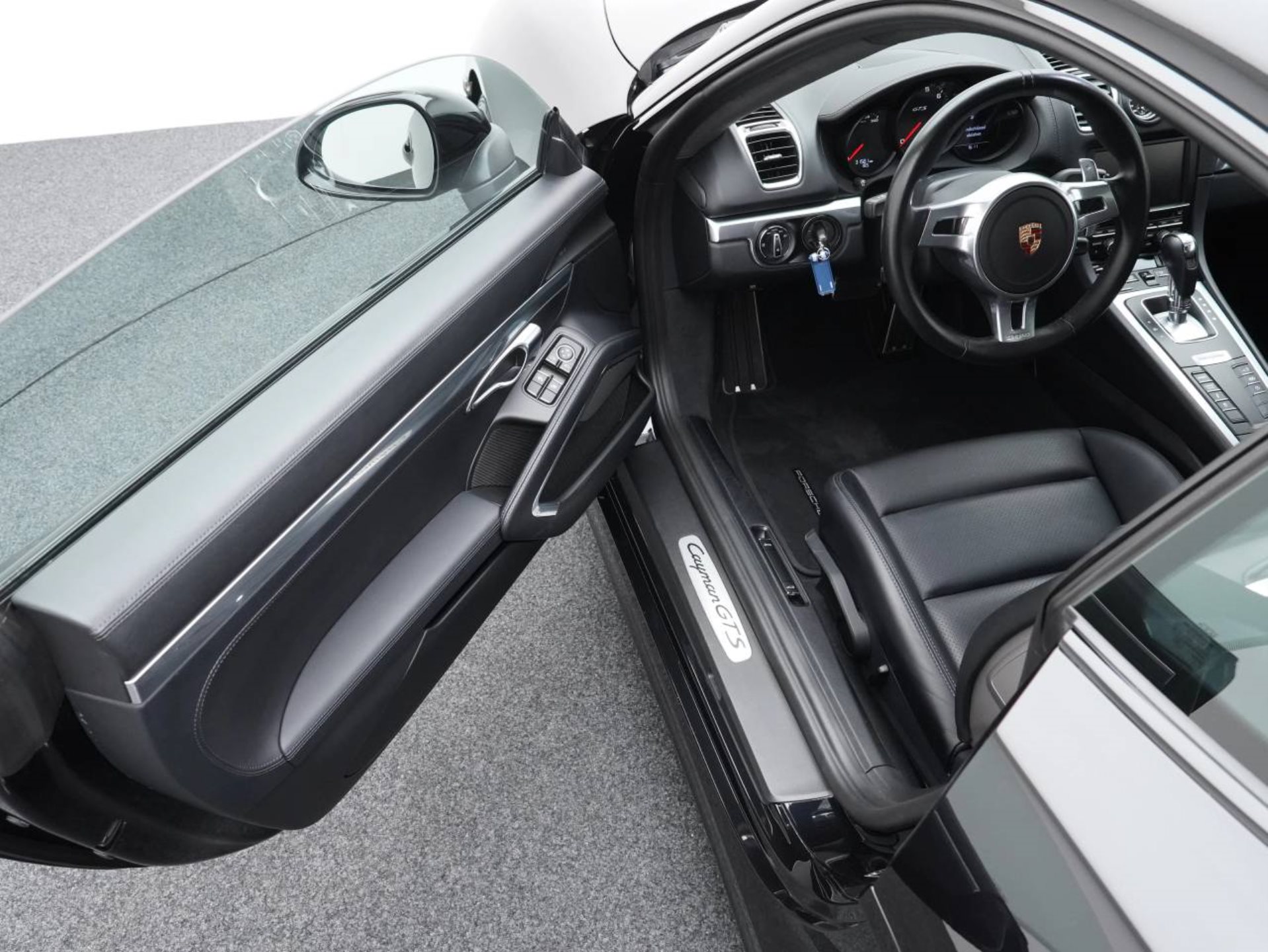 PORSCHE Cayman GTS-showroom-element-3