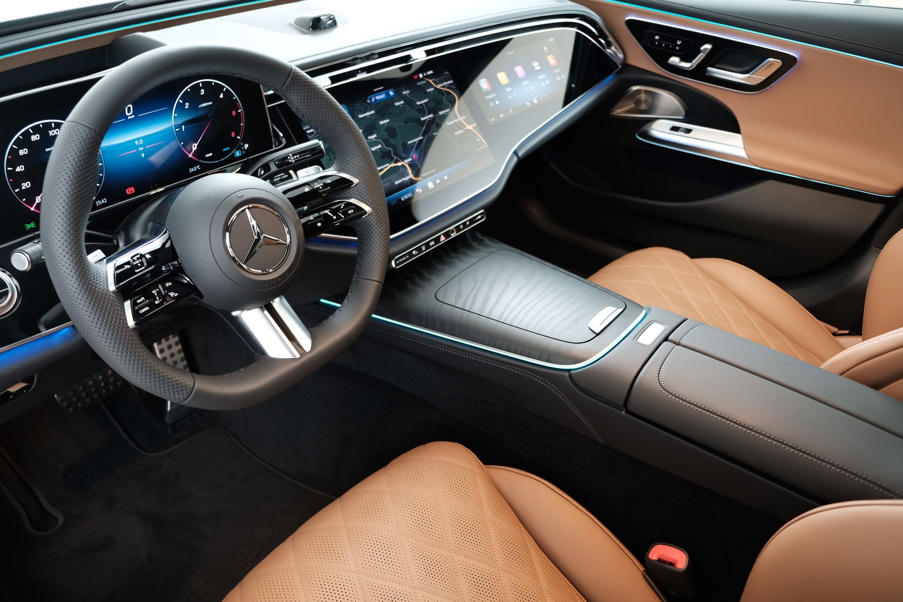 MERCEDES-BENZ E 450 d AMG Line 4Matic T-Modell S214-image-8