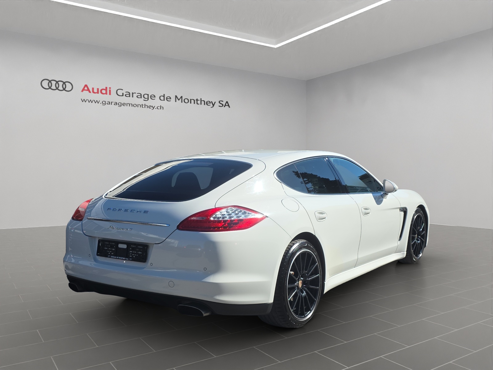 PORSCHE Panamera 4 3.6 PDK-image-3