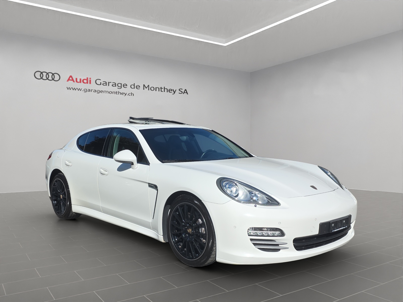 PORSCHE Panamera 4 3.6 PDK-image-2