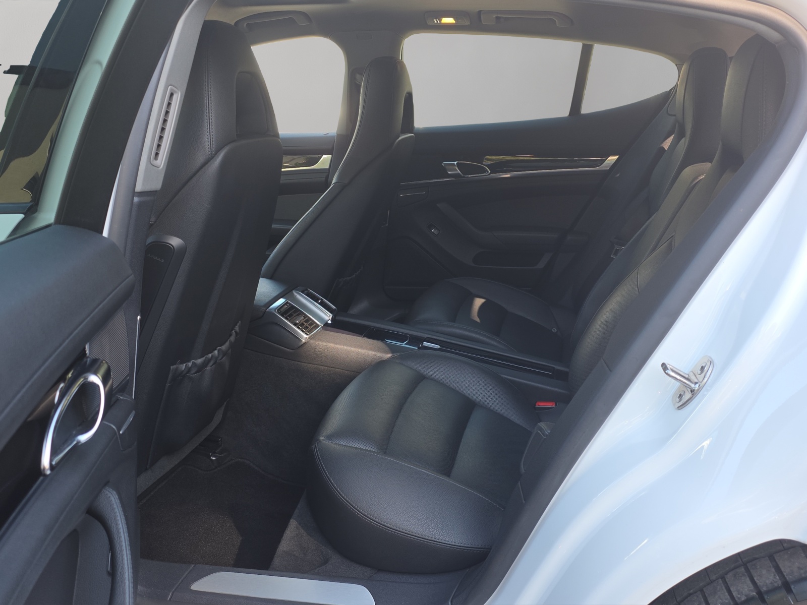 PORSCHE Panamera 4 3.6 PDK-image-8