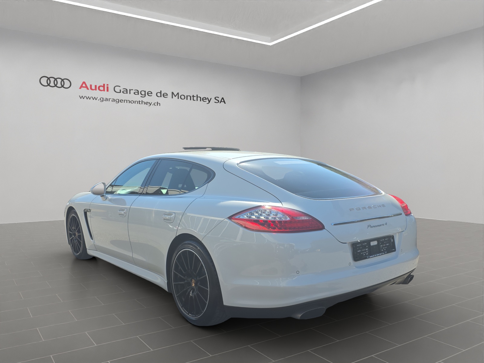 PORSCHE Panamera 4 3.6 PDK-image-5