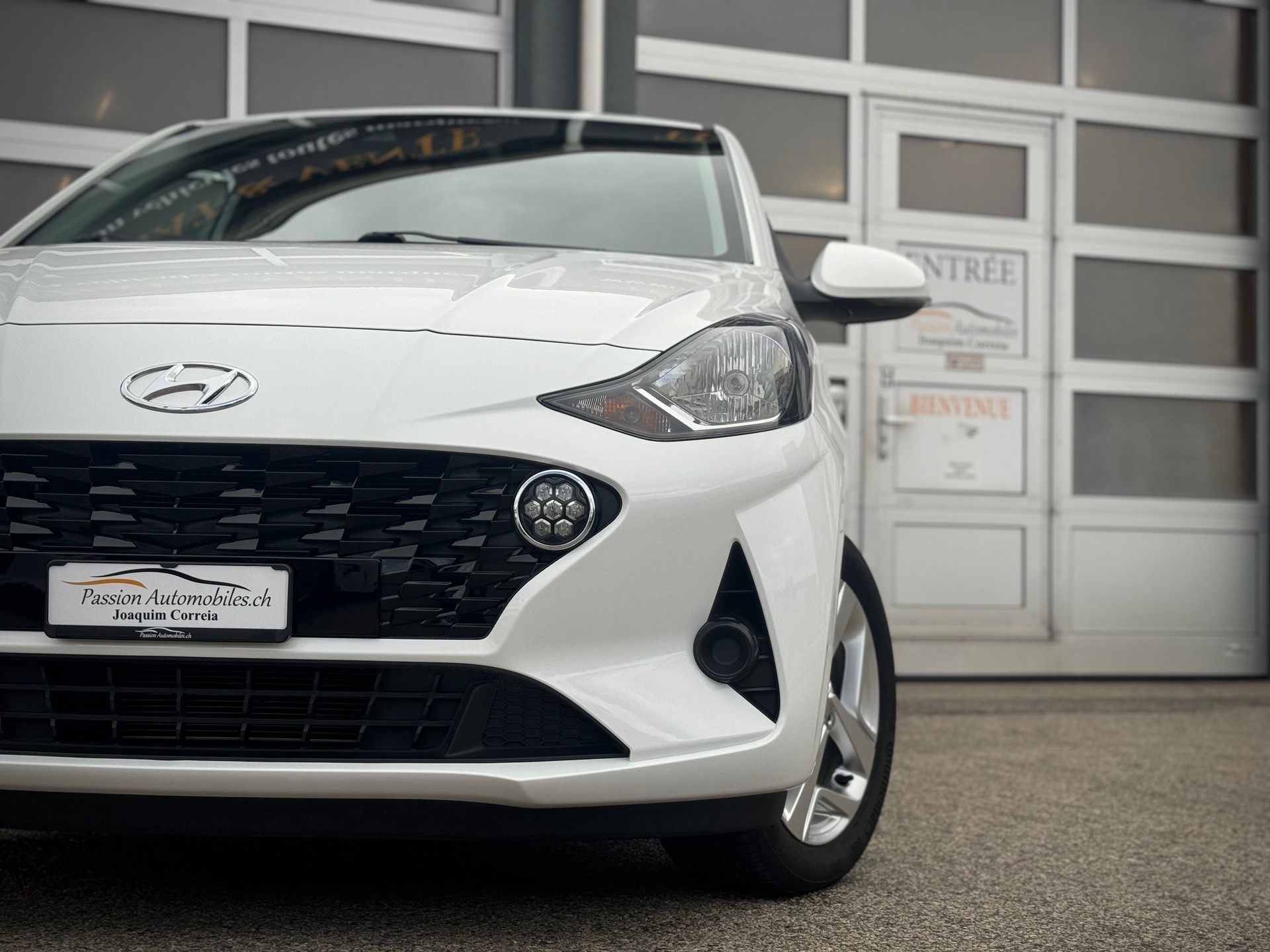 HYUNDAI i10 1.2 Amplia Automat - Véhicule Suisse (CH)-image-4