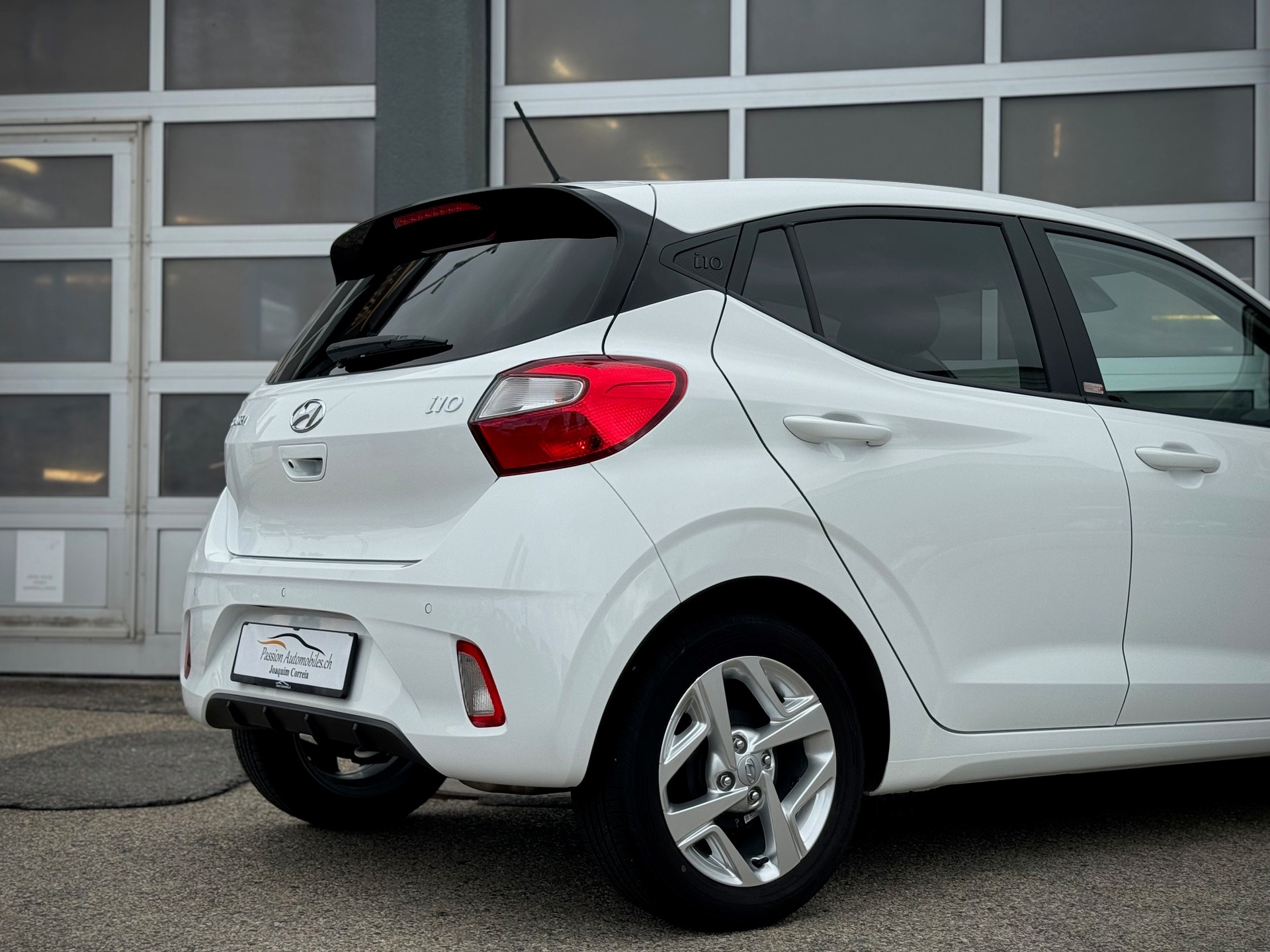 HYUNDAI i10 1.2 Amplia Automat - Véhicule Suisse (CH)-image-3