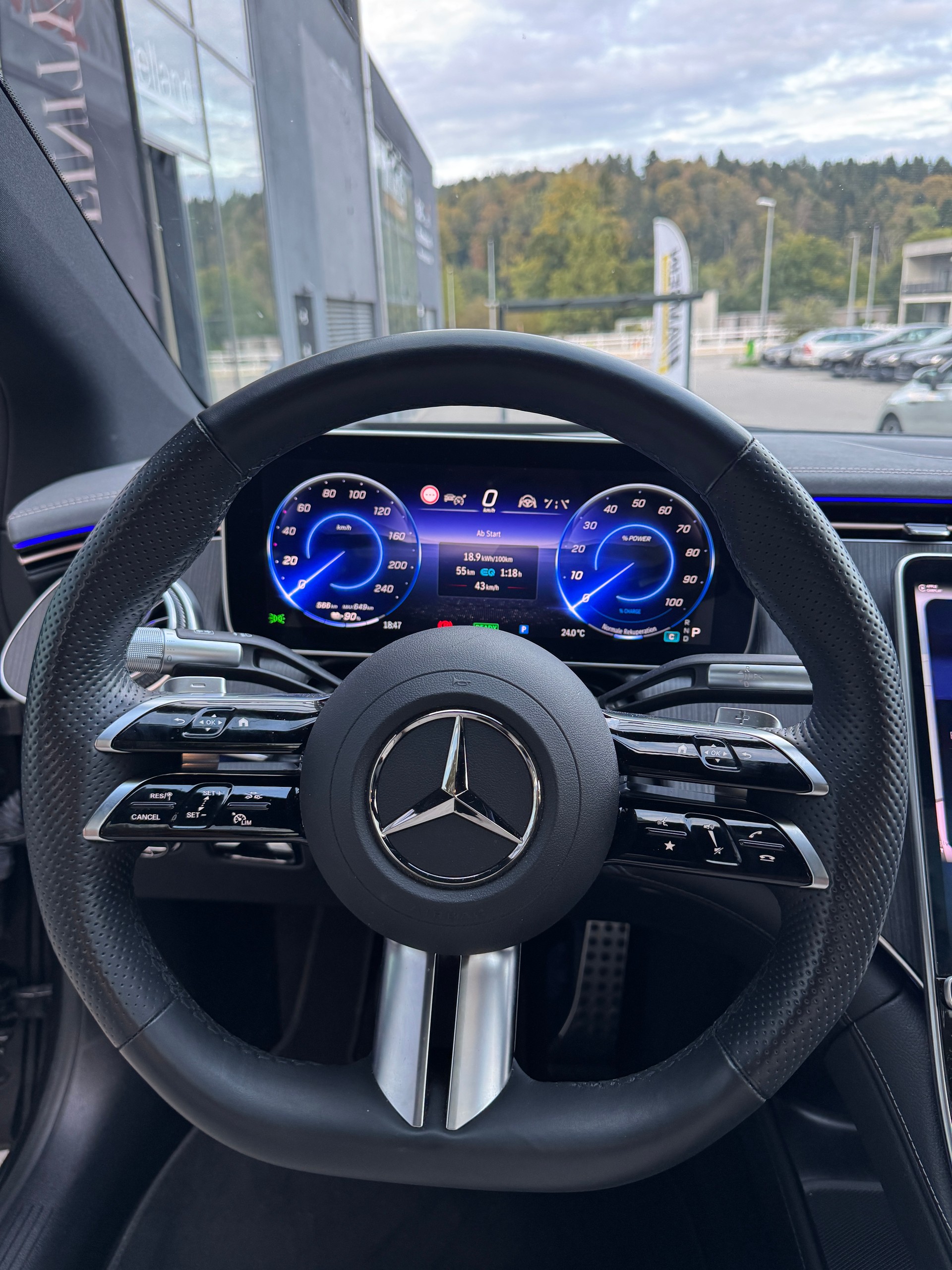 MERCEDES-BENZ EQS 450+ AMG Line-image-13