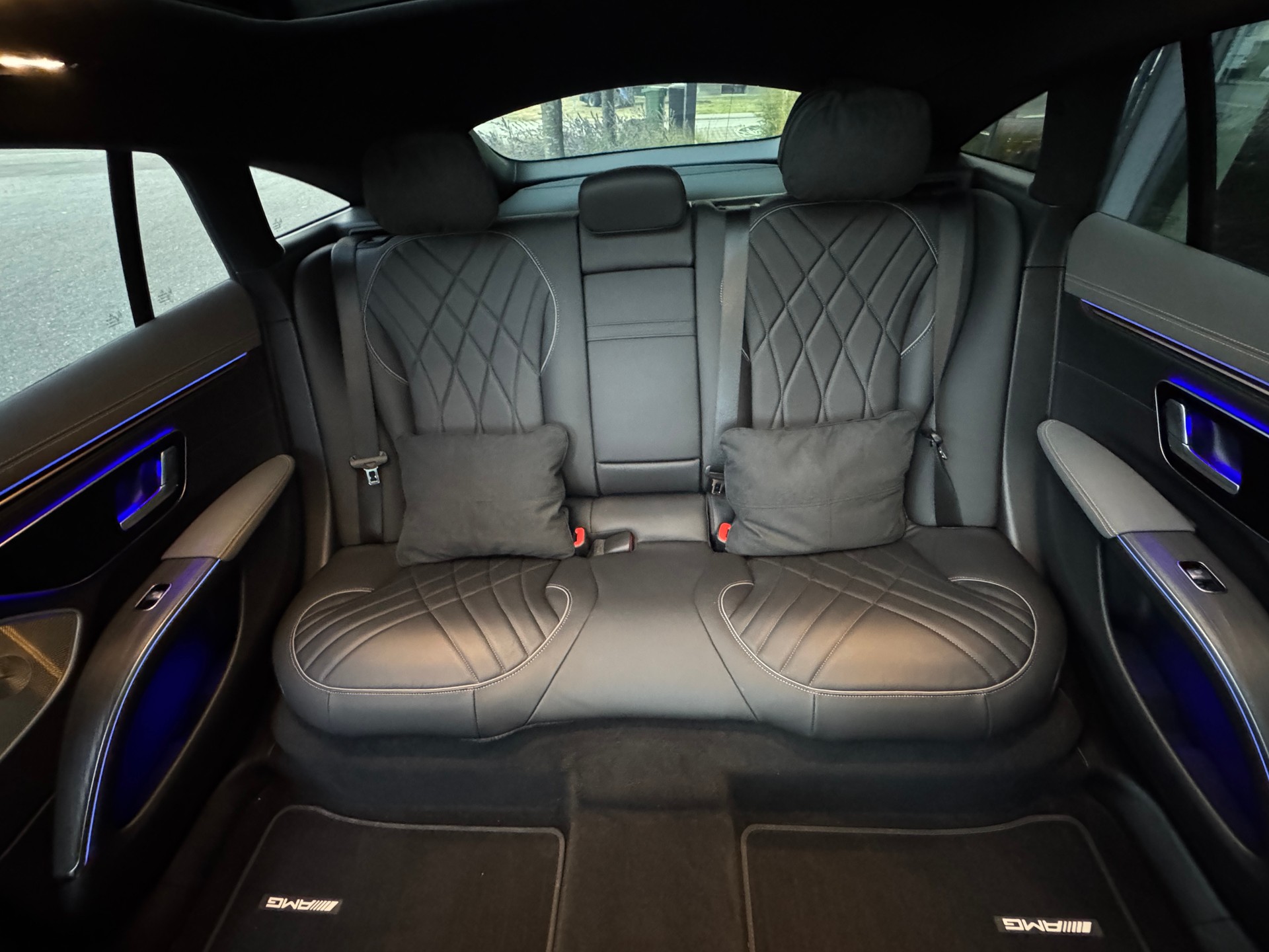 MERCEDES-BENZ EQS 450+ AMG Line-image-12