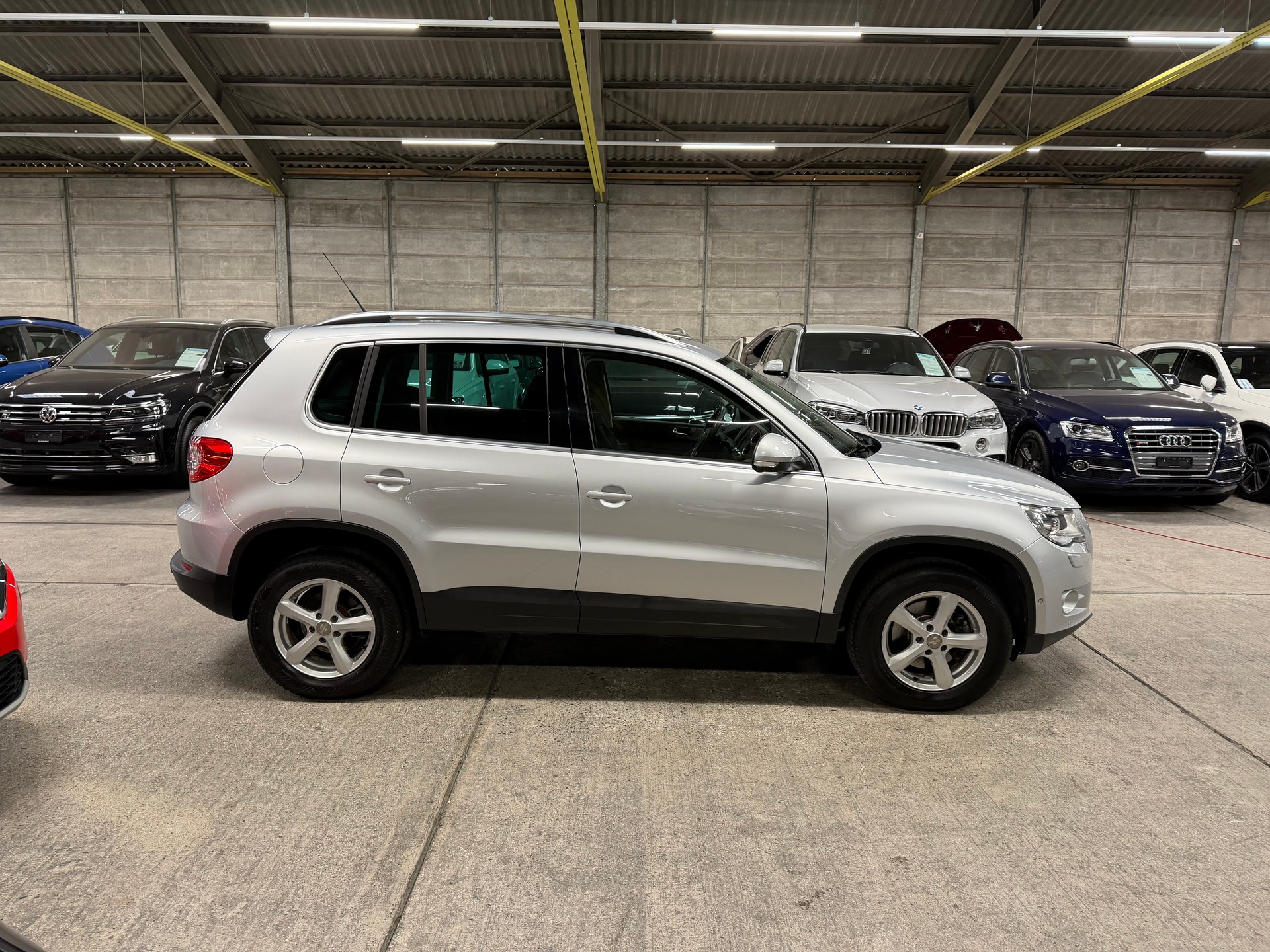 VW Tiguan 2.0 TSI Sport&Style Tiptronic-showroom-element-2