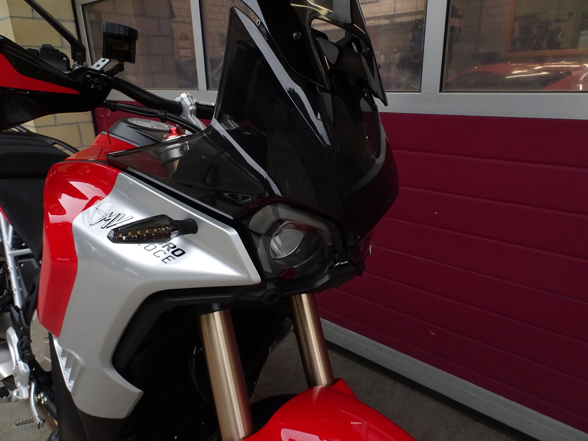 MV AGUSTA Enduro Veloce-image-10