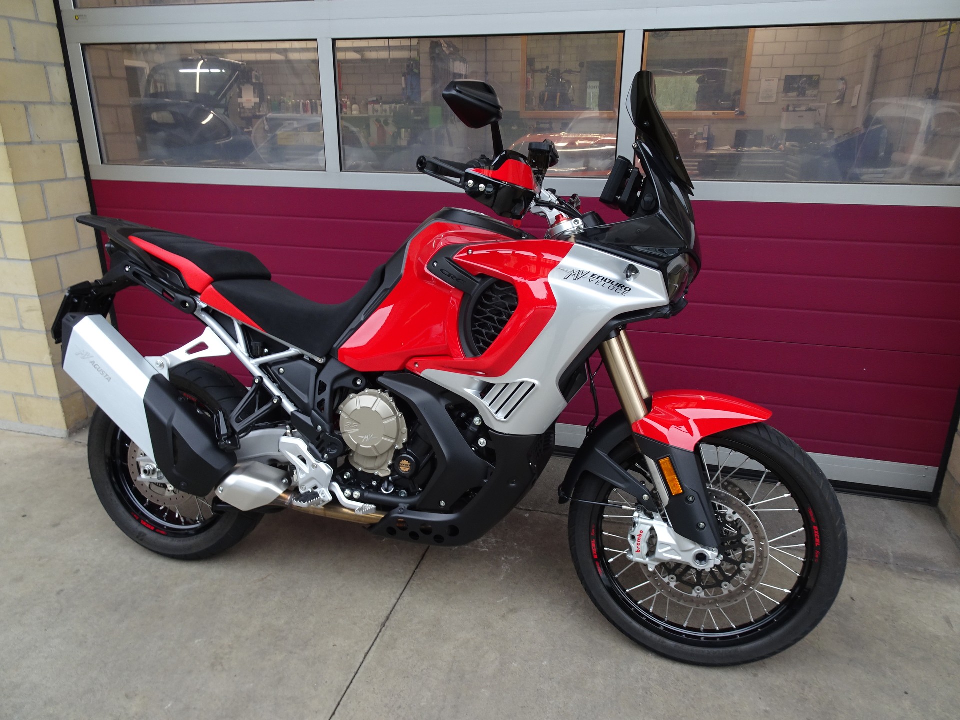 MV AGUSTA Enduro Veloce-image-2