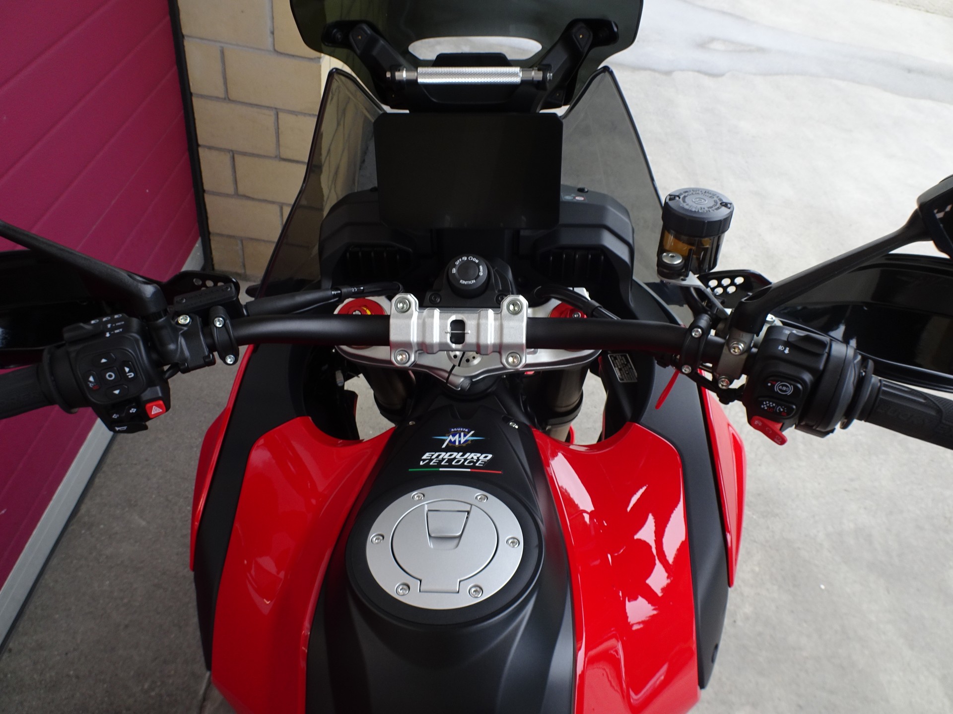 MV AGUSTA Enduro Veloce-image-4