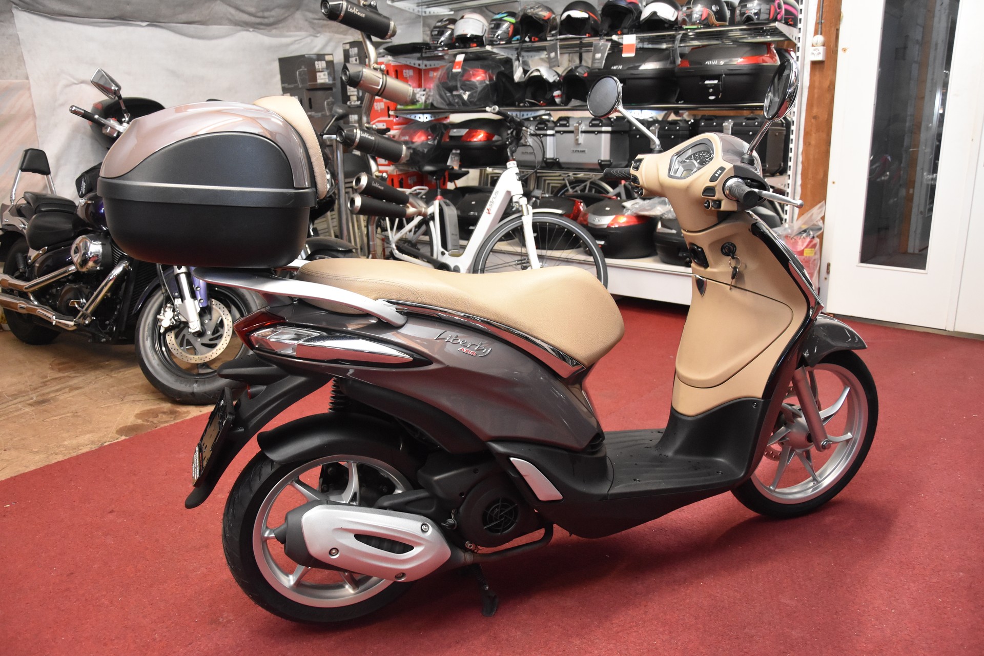 PIAGGIO Liberty 125 iGet ABS-image-3