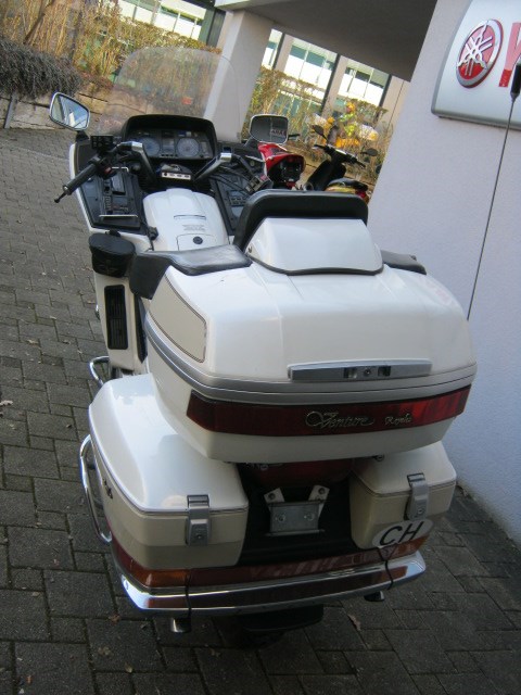 YAMAHA XVZ 1300 Venture-image-2