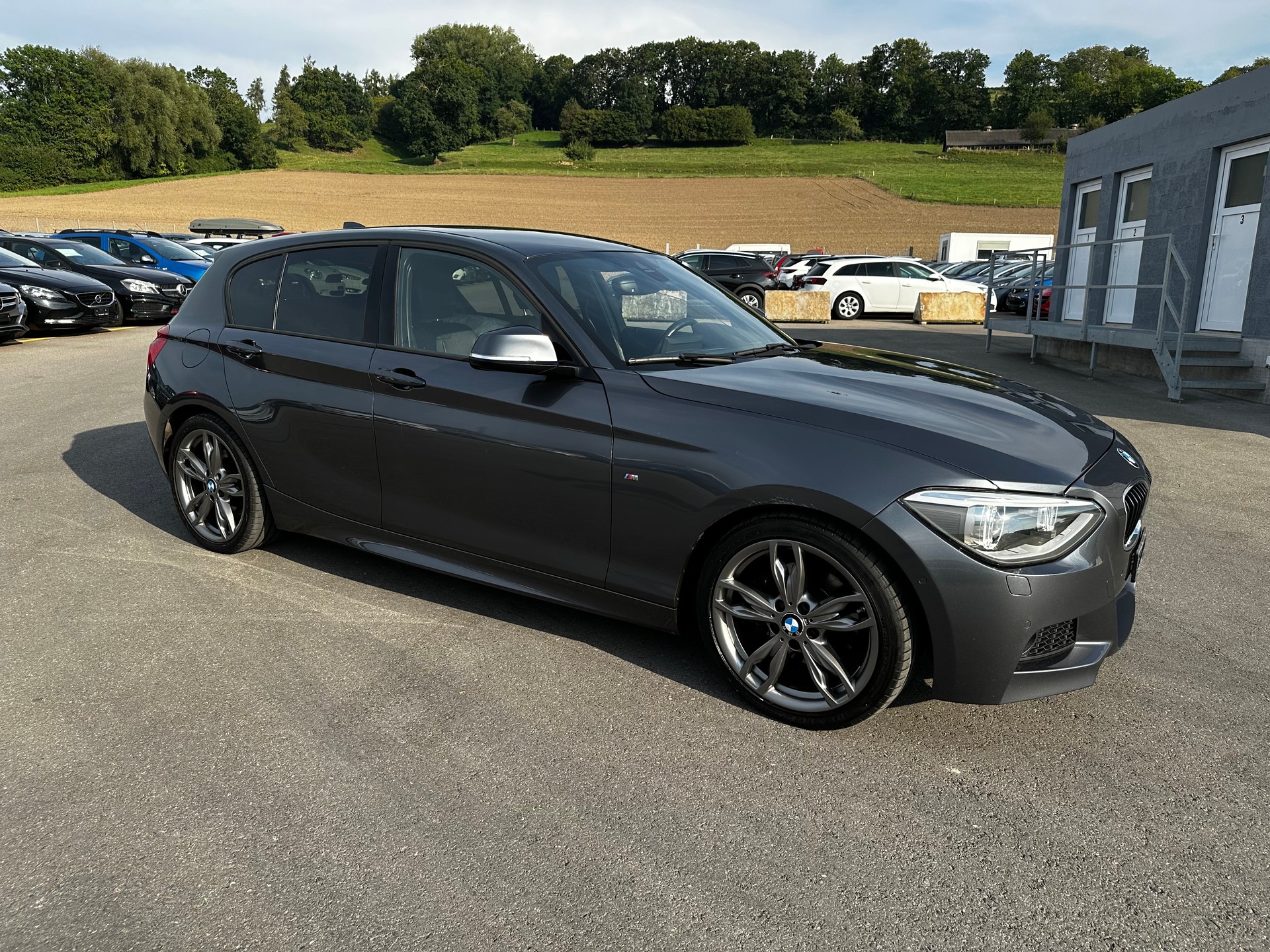 BMW 125i Sport Line Steptronic-showroom-element-3