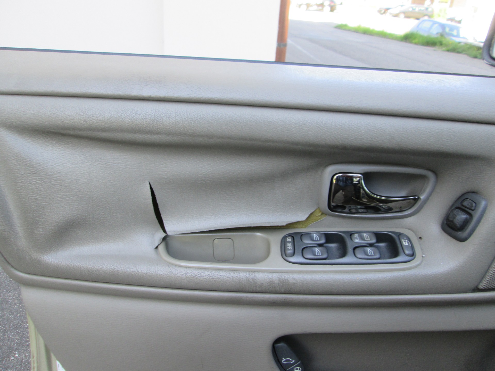 VOLVO S70 2.5-image-9