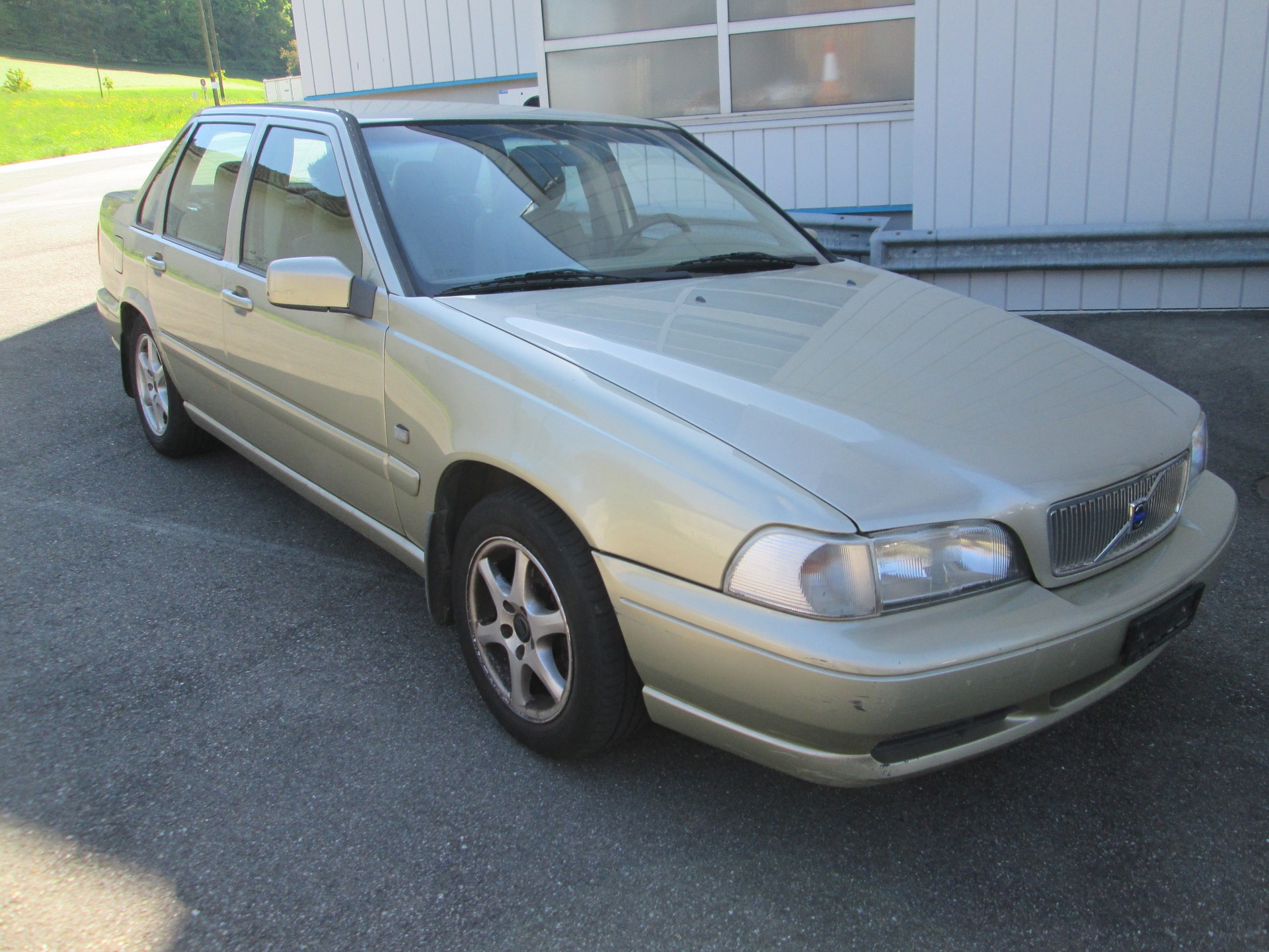 VOLVO S70 2.5-image-2