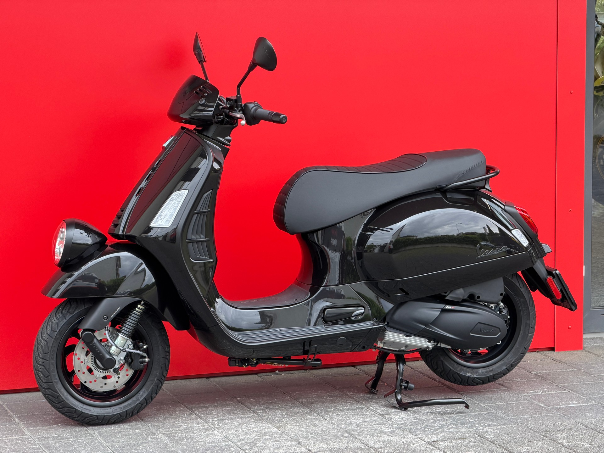 PIAGGIO Vespa GTV 300 "Notte" ABS-image-11