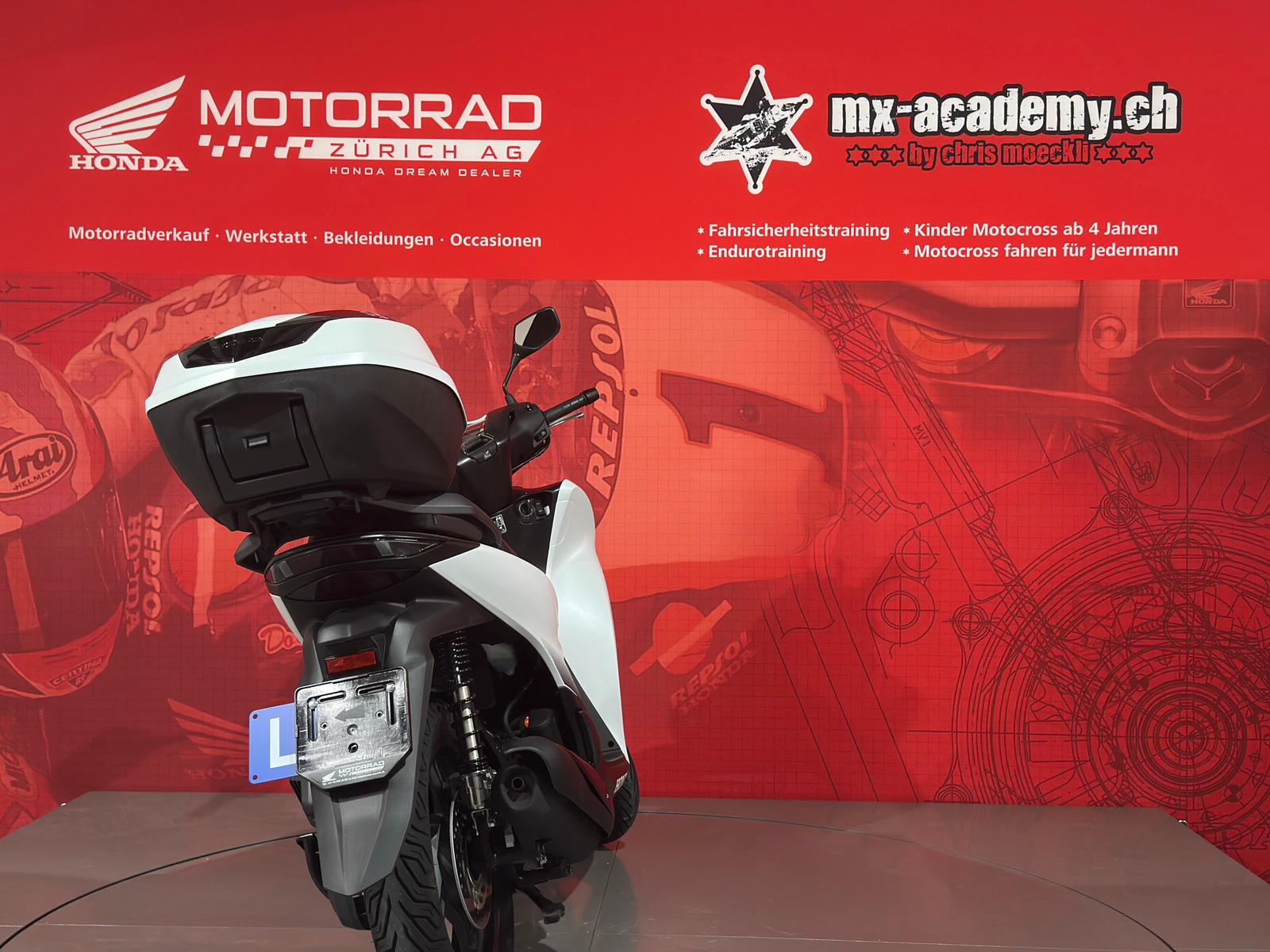 HONDA SH 125 + *Matte Pearl Cool White*-image-4