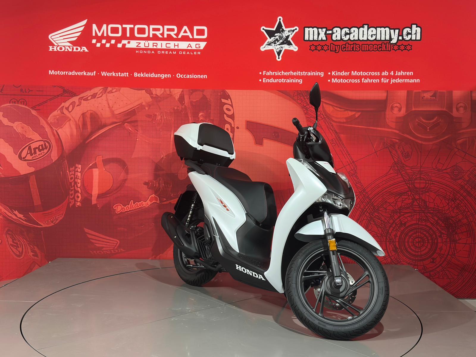 HONDA SH 125 + *Matte Pearl Cool White*