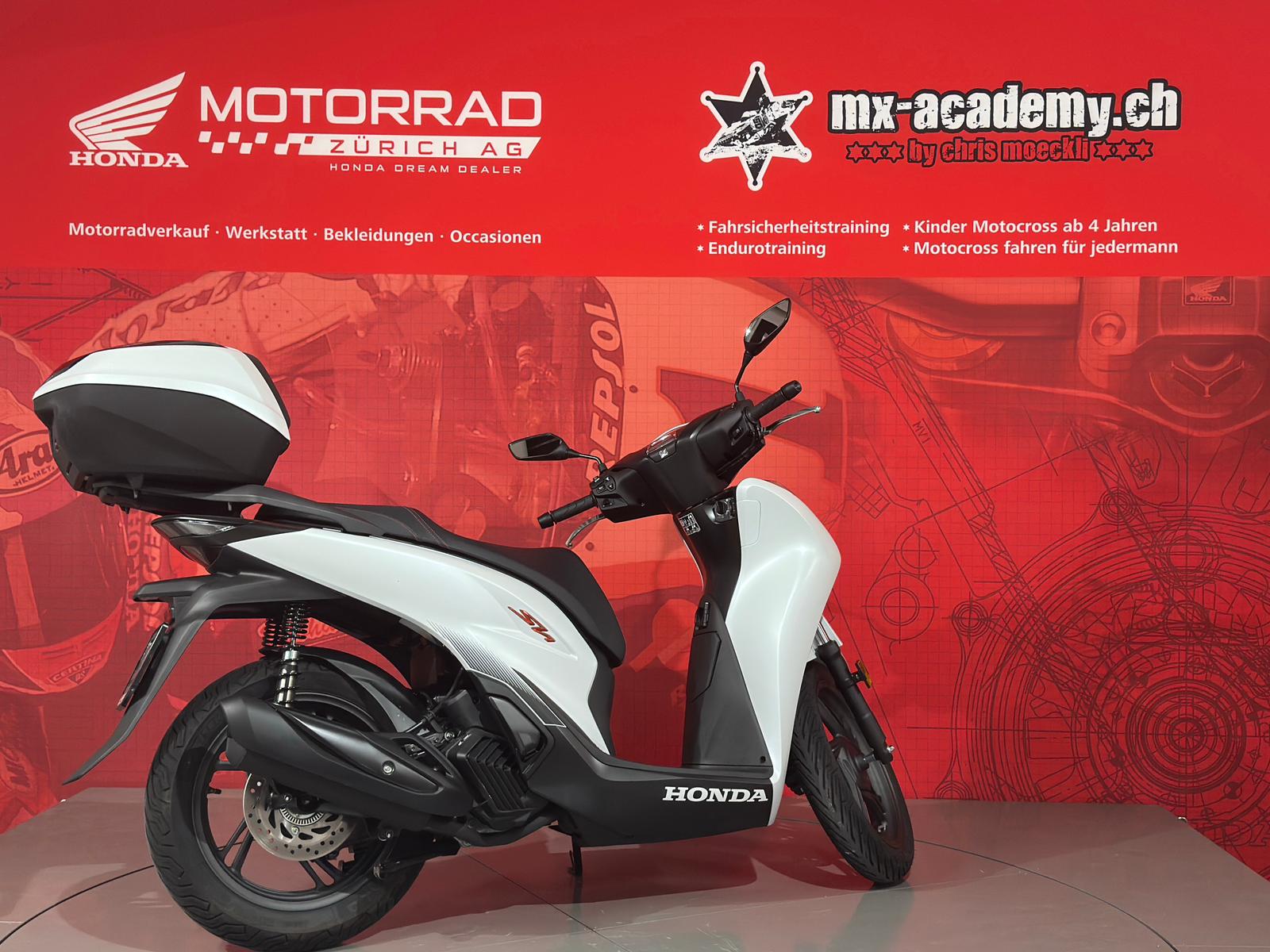 HONDA SH 125 + *Matte Pearl Cool White*-image-9