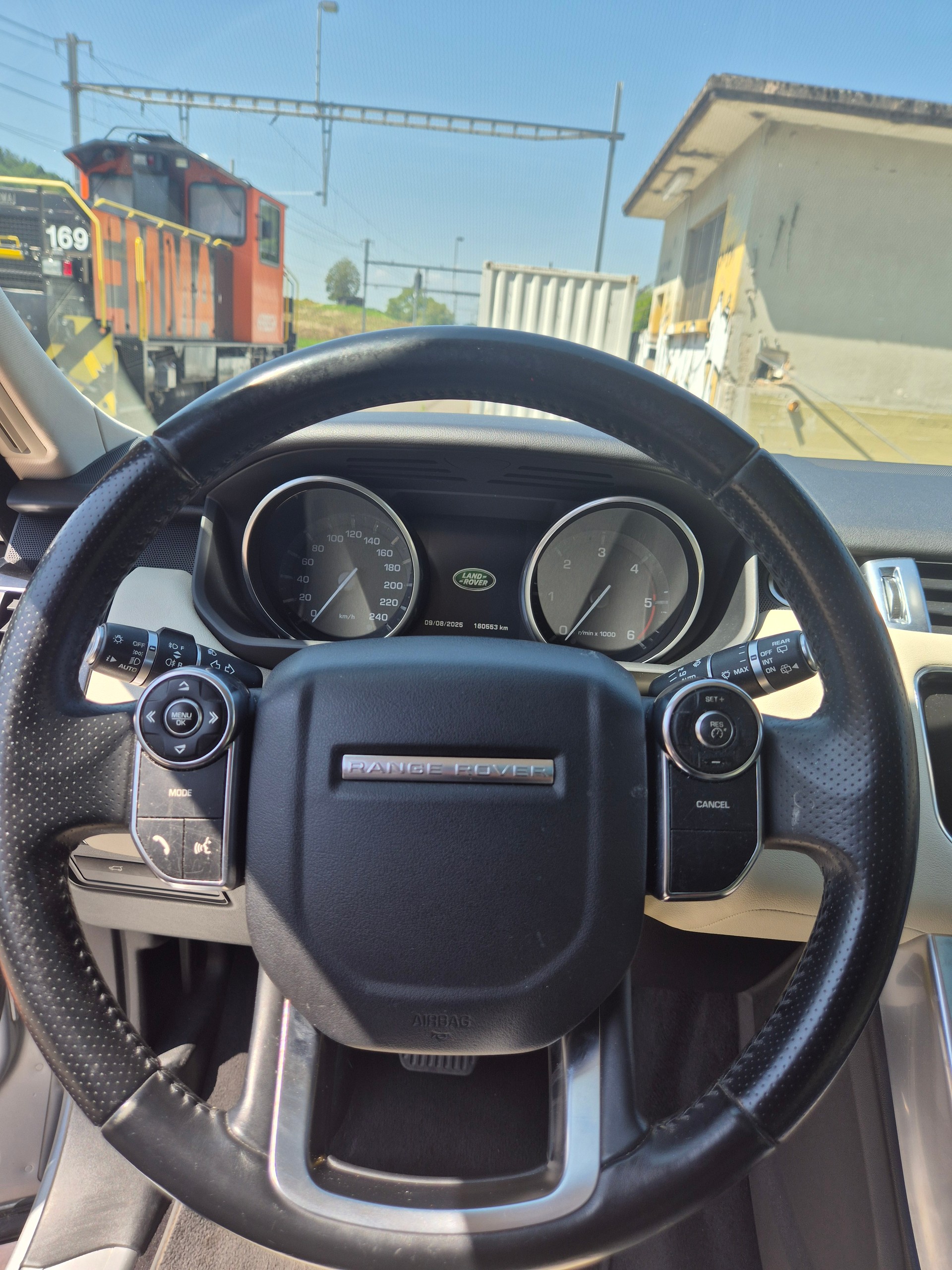 LAND ROVER Range Rover Sport 3.0 SDV6 HSE Dynamic Automatic-image-11
