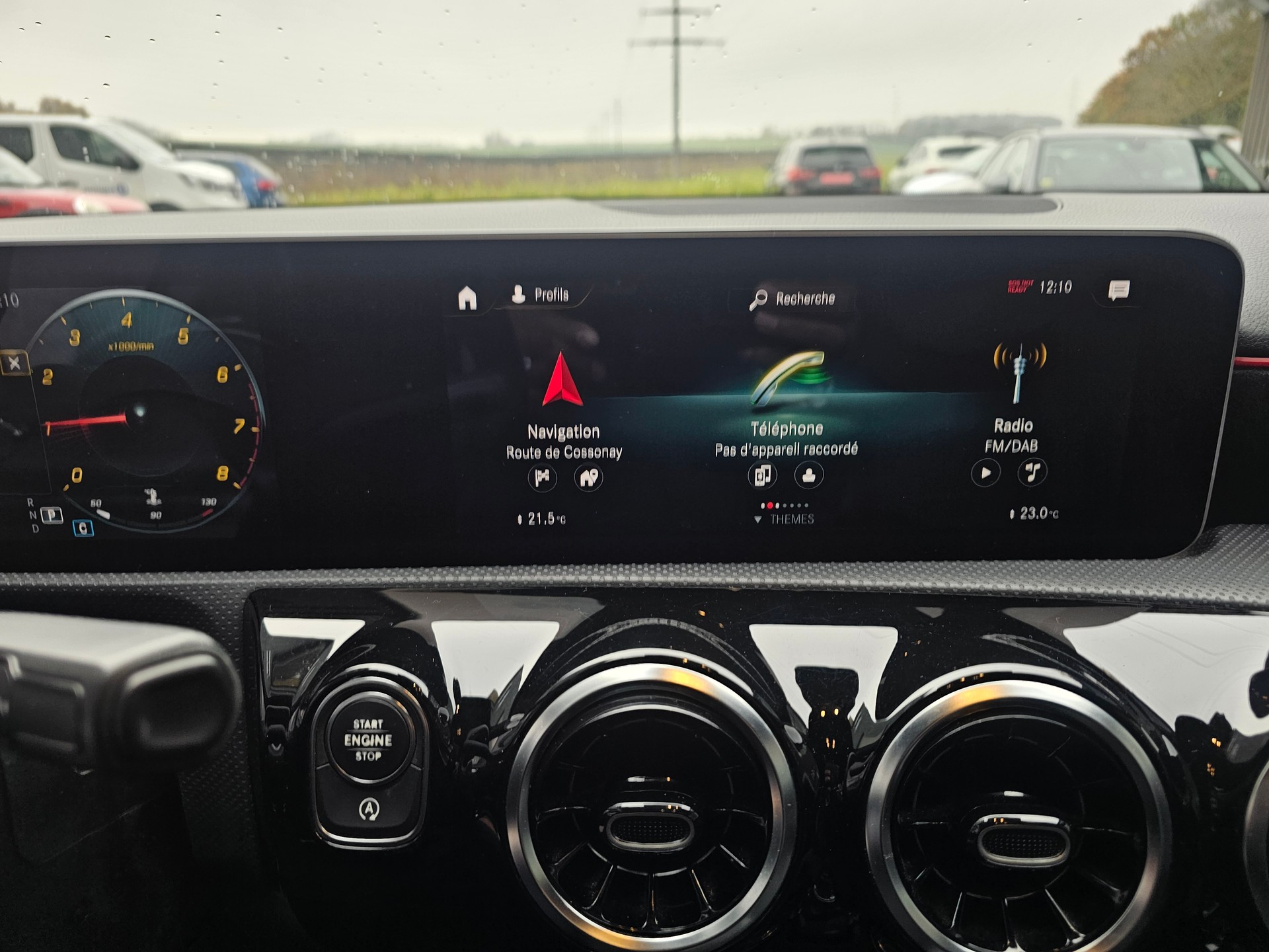 MERCEDES-BENZ A 200 AMG Line 7G-DCT-image-2