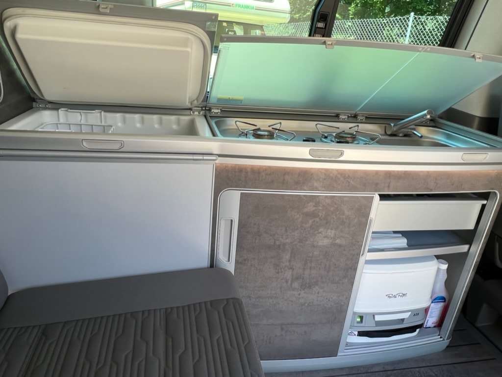 VW T6.1 California 2.0 TDI Ocean Liberty 4Motion-image-17