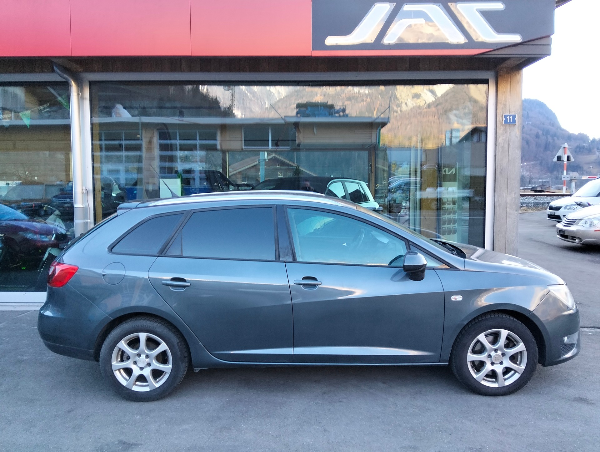 SEAT Ibiza ST 1.4 TSI FR DSG-image-1