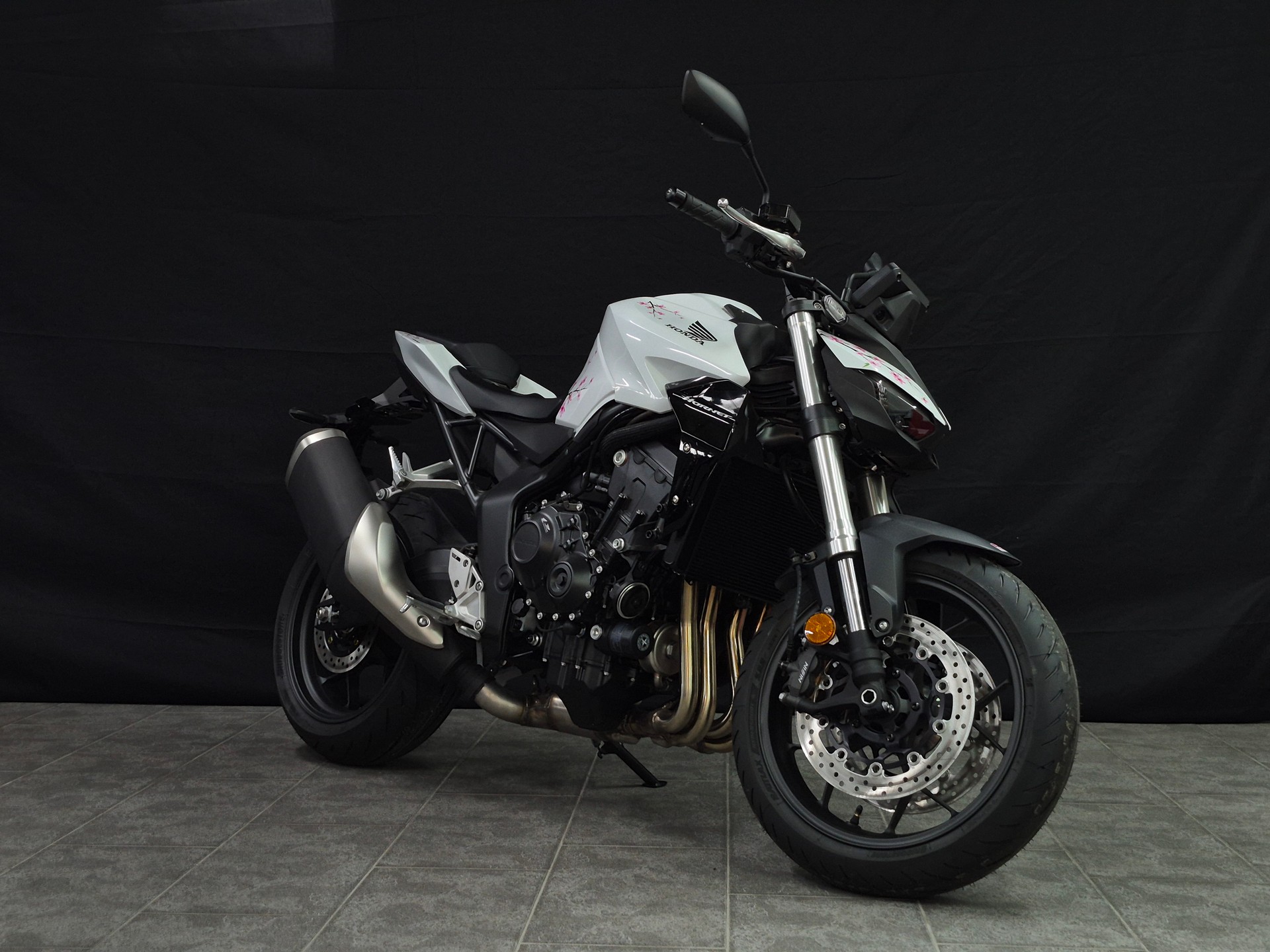 HONDA CB 1000 Hornet Special Edition-image-13
