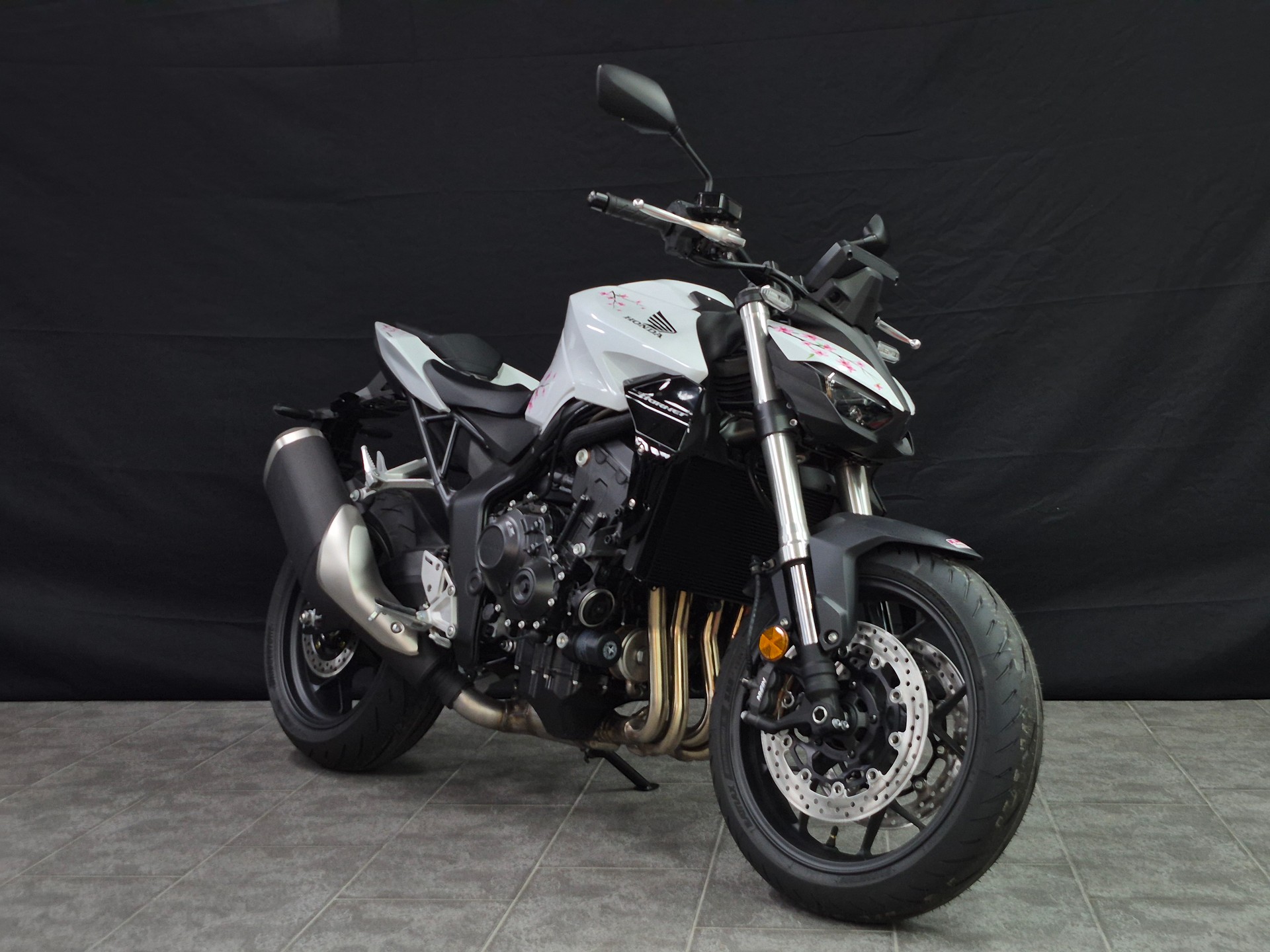 HONDA CB 1000 Hornet Special Edition-image-4