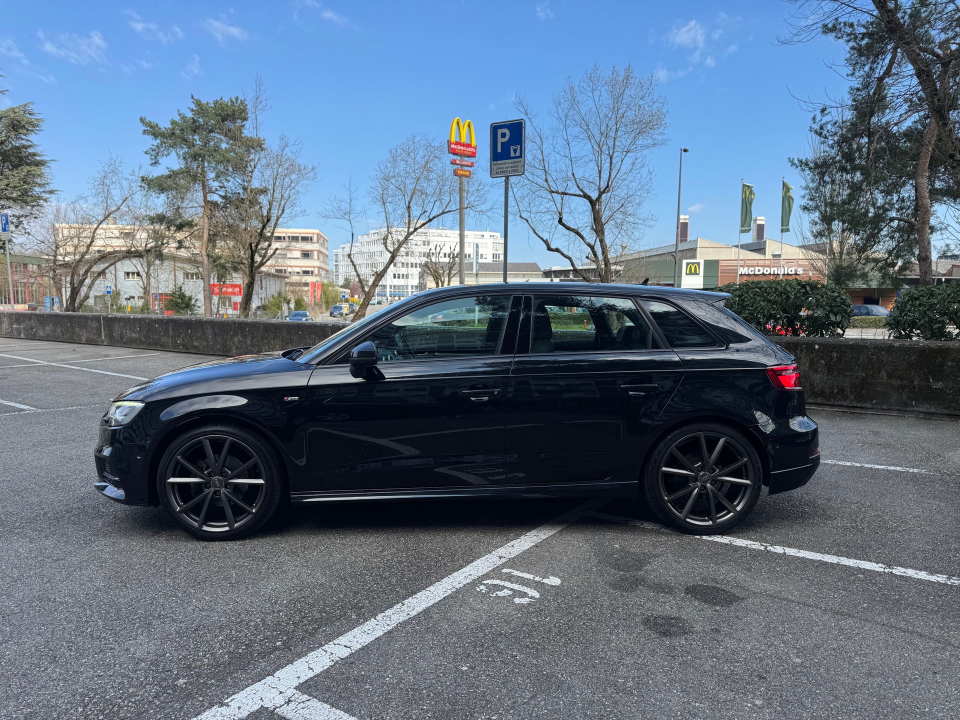 AUDI A3 Sportback 1.4 TFSI Sport S-tronic-image-6
