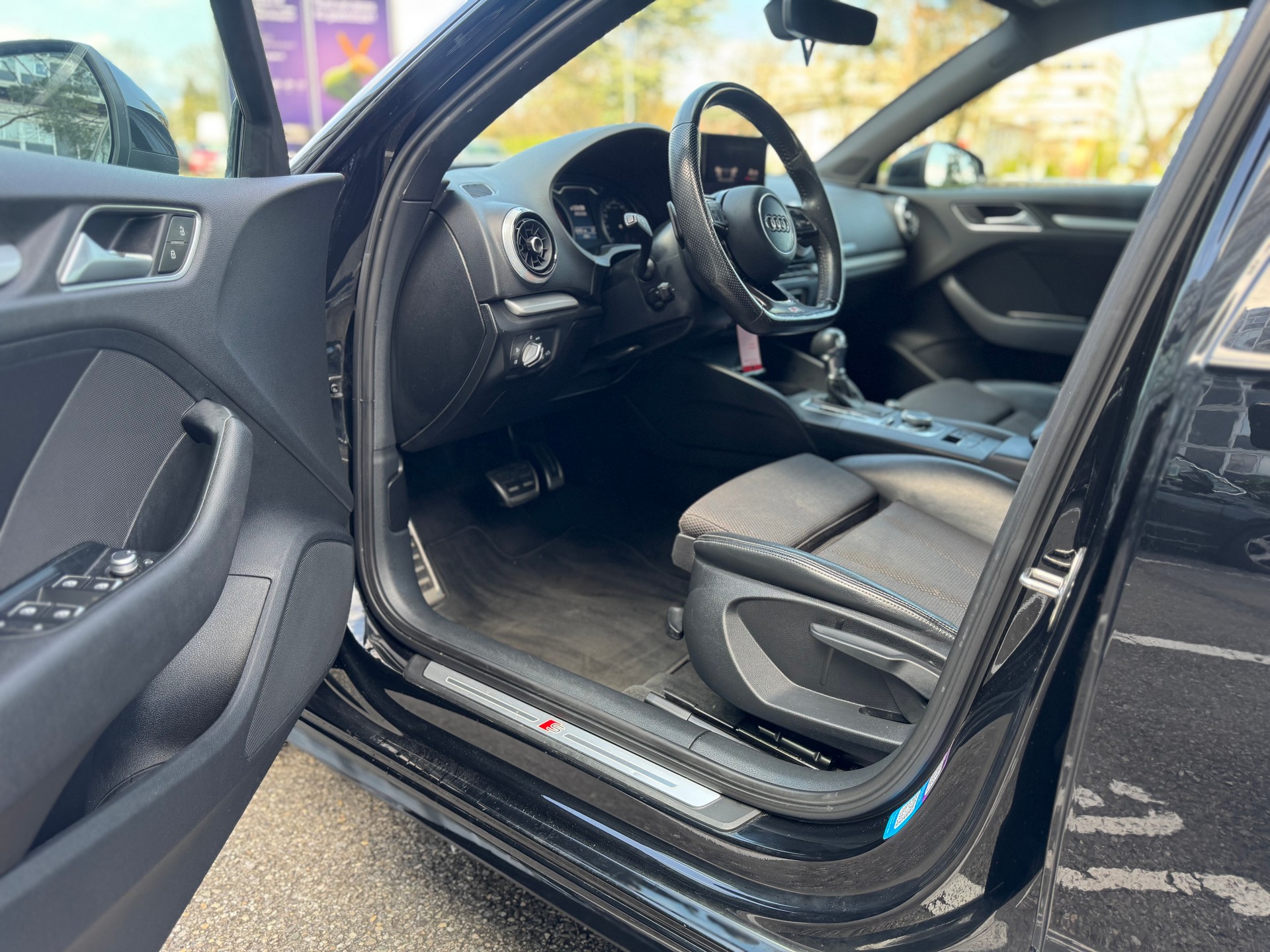 AUDI A3 Sportback 1.4 TFSI Sport S-tronic-image-13