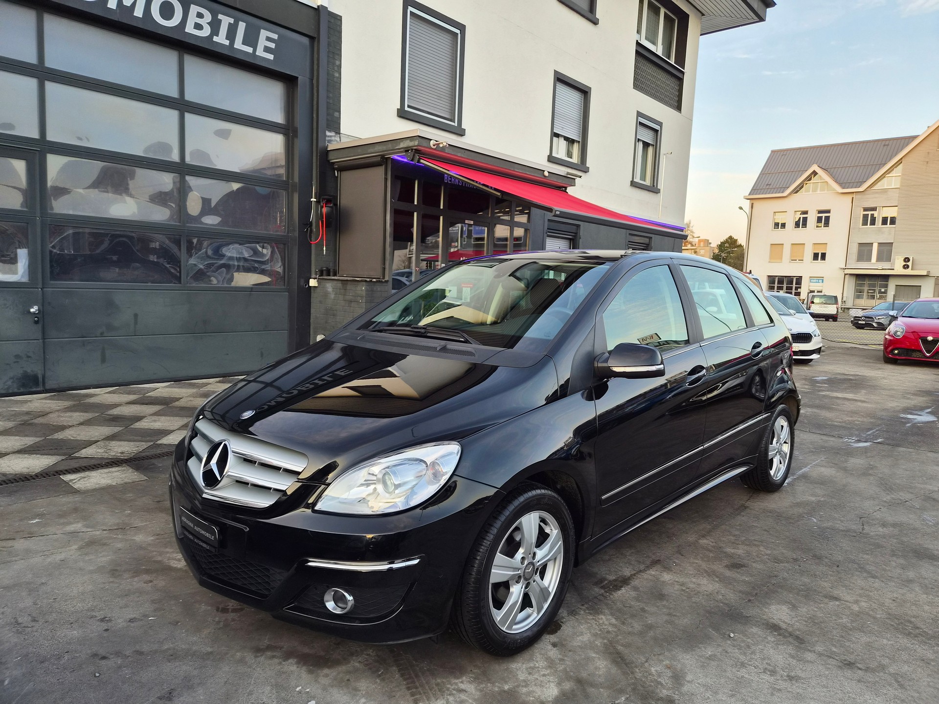 MERCEDES-BENZ B 160 (150) Autotronic-showroom-element-3