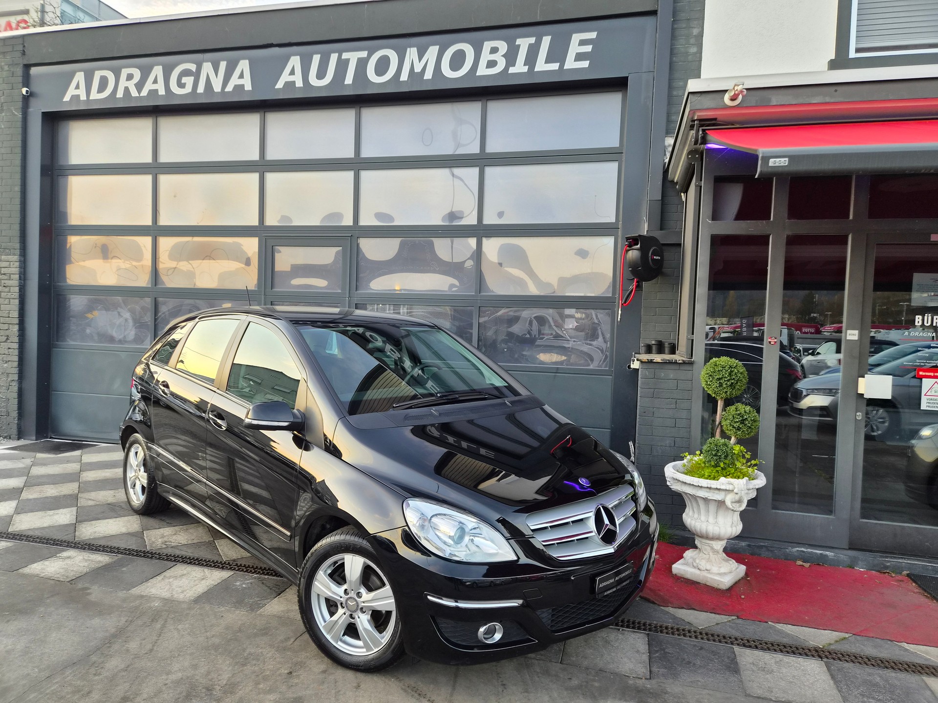 MERCEDES-BENZ B 160 (150) Autotronic-showroom-element-1