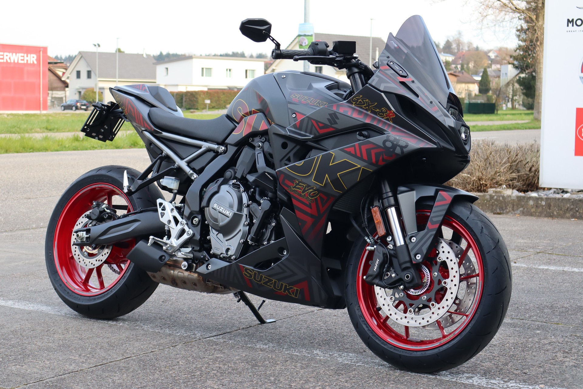 SUZUKI GSX-8R BLACK EVO-image-1