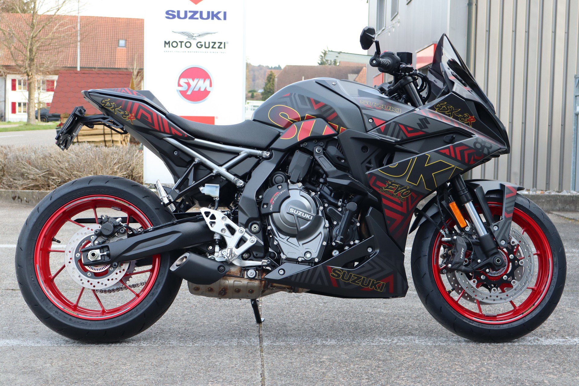 SUZUKI GSX-8R BLACK EVO-image-0