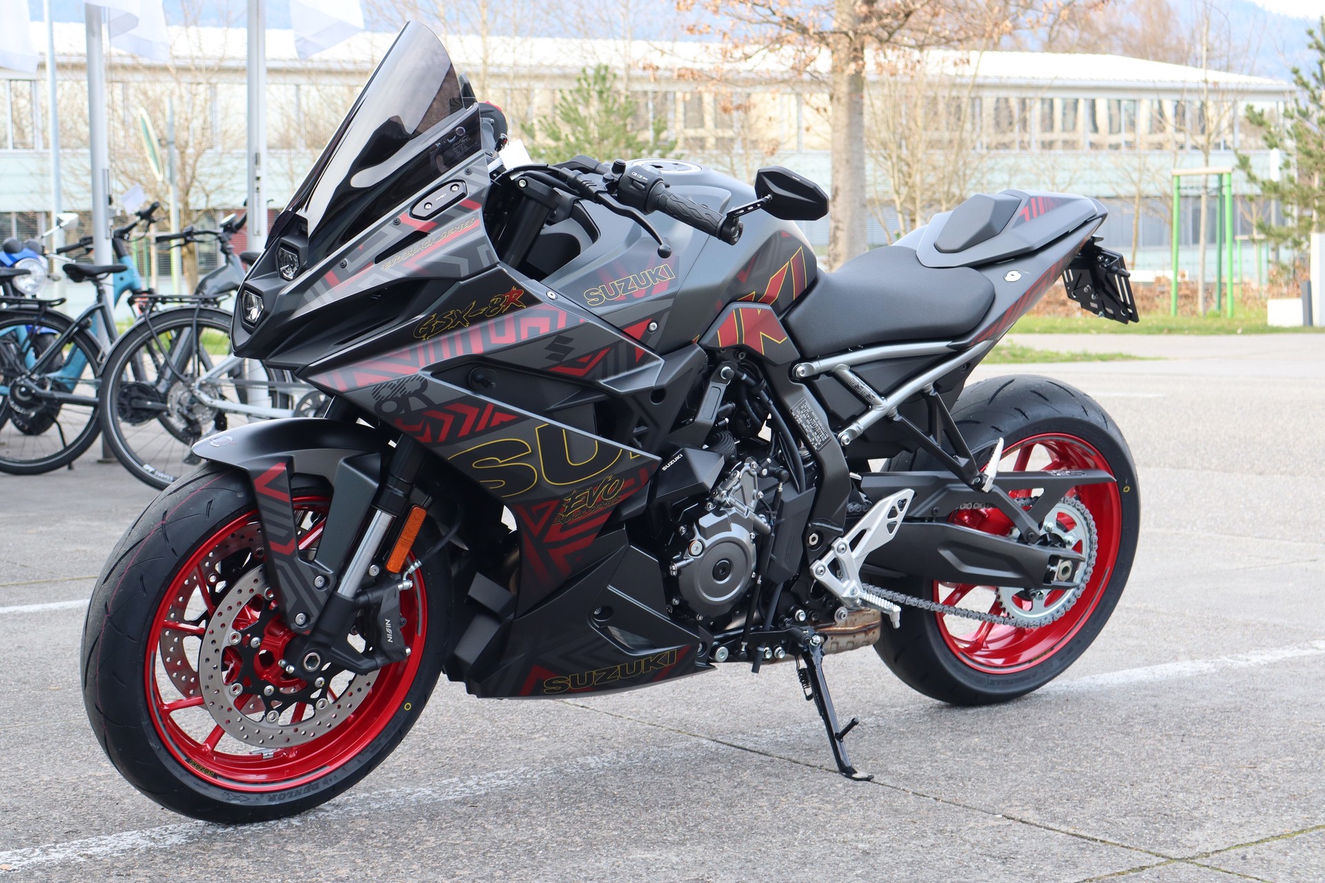 SUZUKI GSX-8R BLACK EVO-image-4