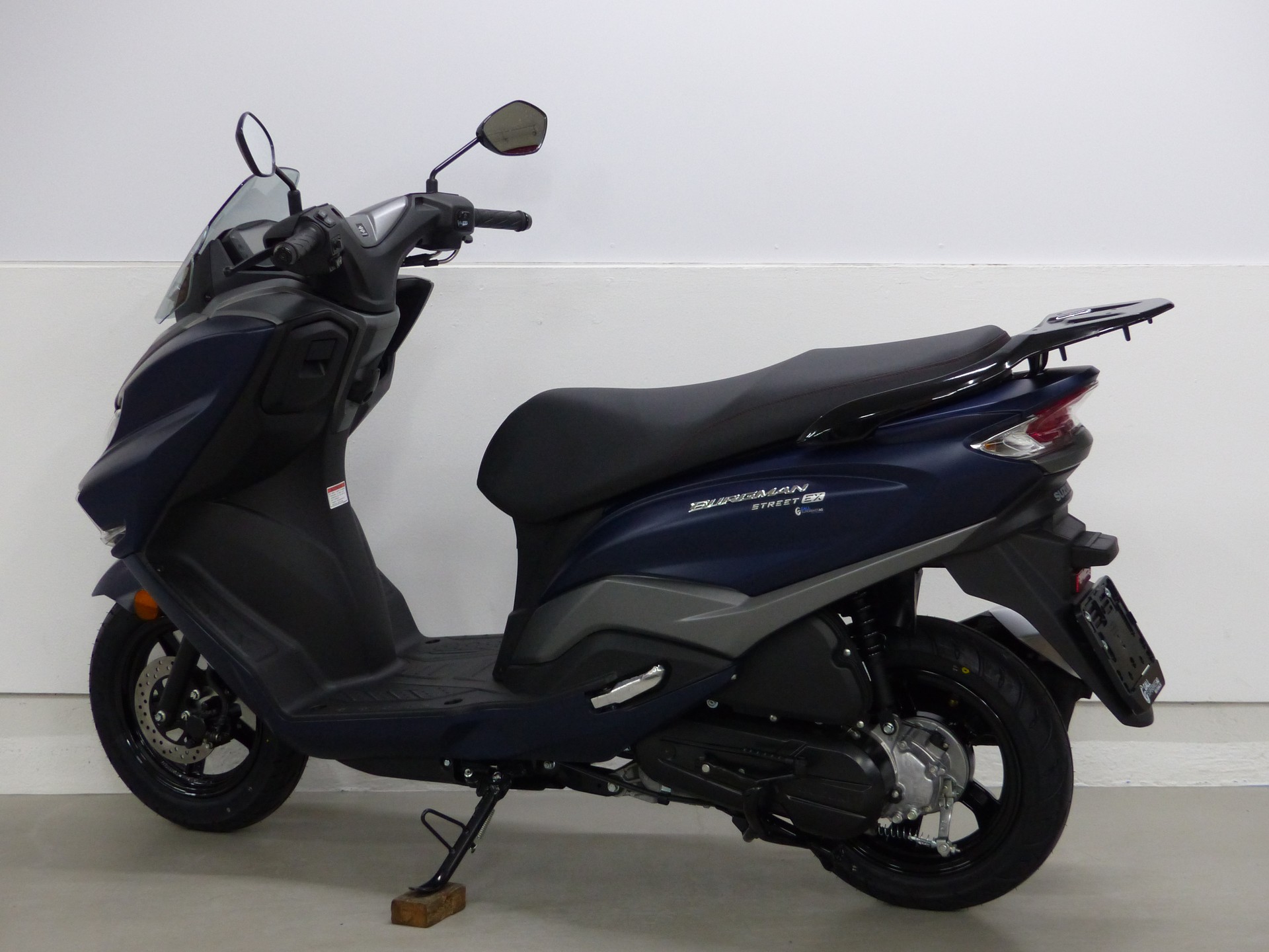 SUZUKI UB 125 Burgman CBS-image-8