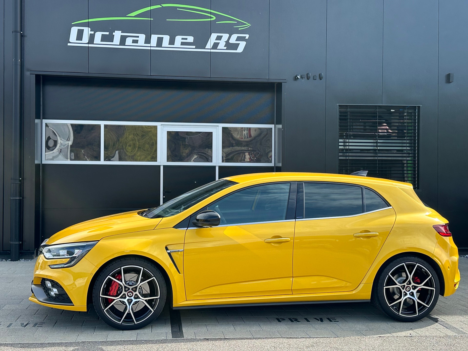 RENAULT Mégane RS Trophy 300-image-2
