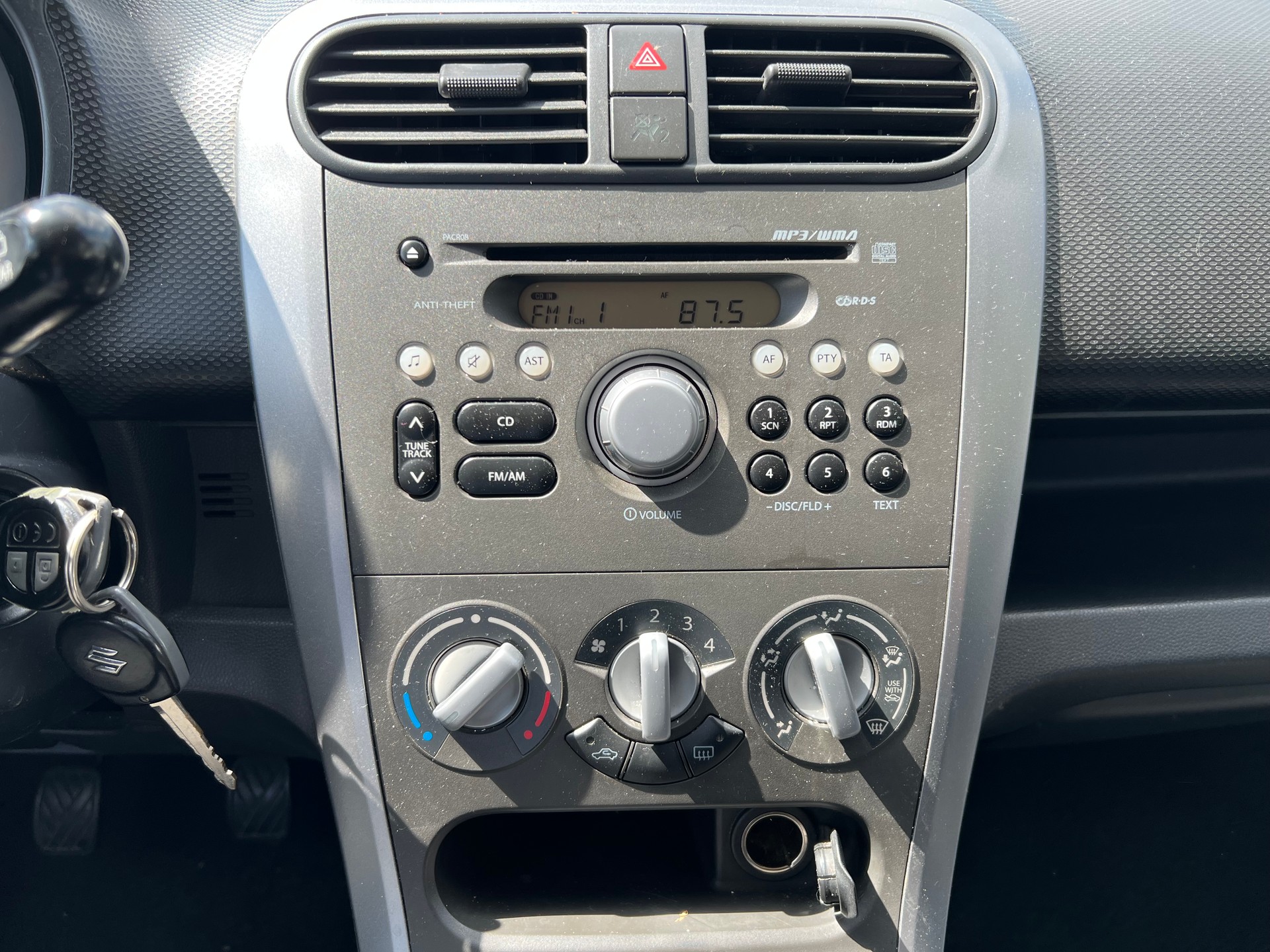 SUZUKI Splash 1.0i 12V GL-image-13