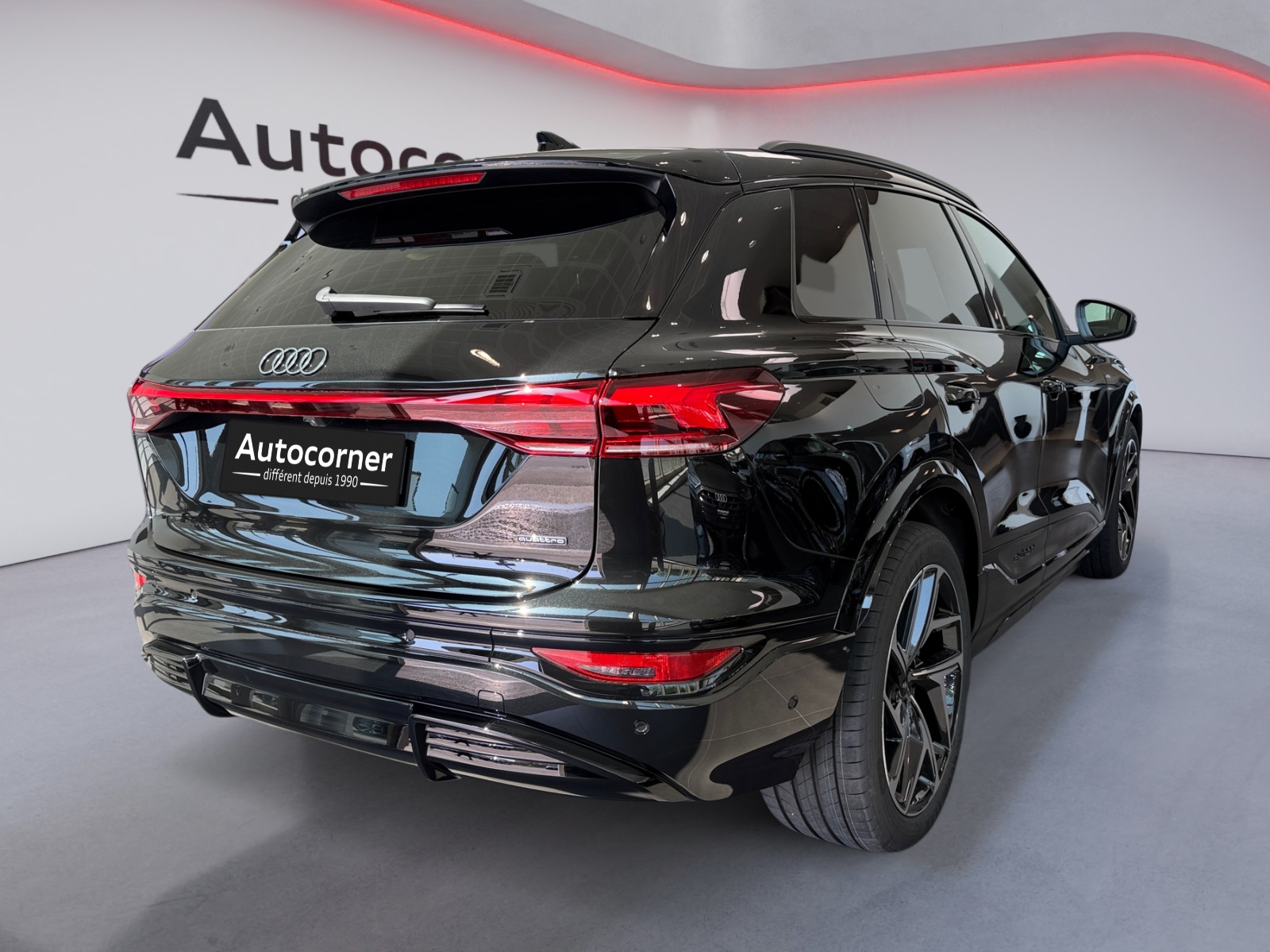 AUDI Q6 e-tron quattro-image-4