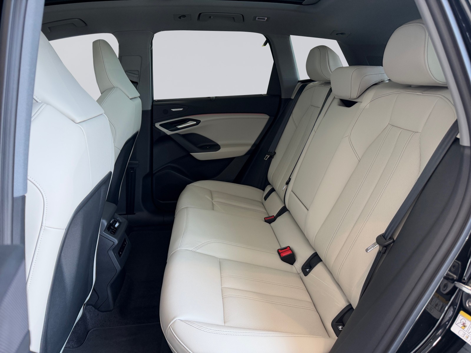AUDI Q6 e-tron quattro-image-10