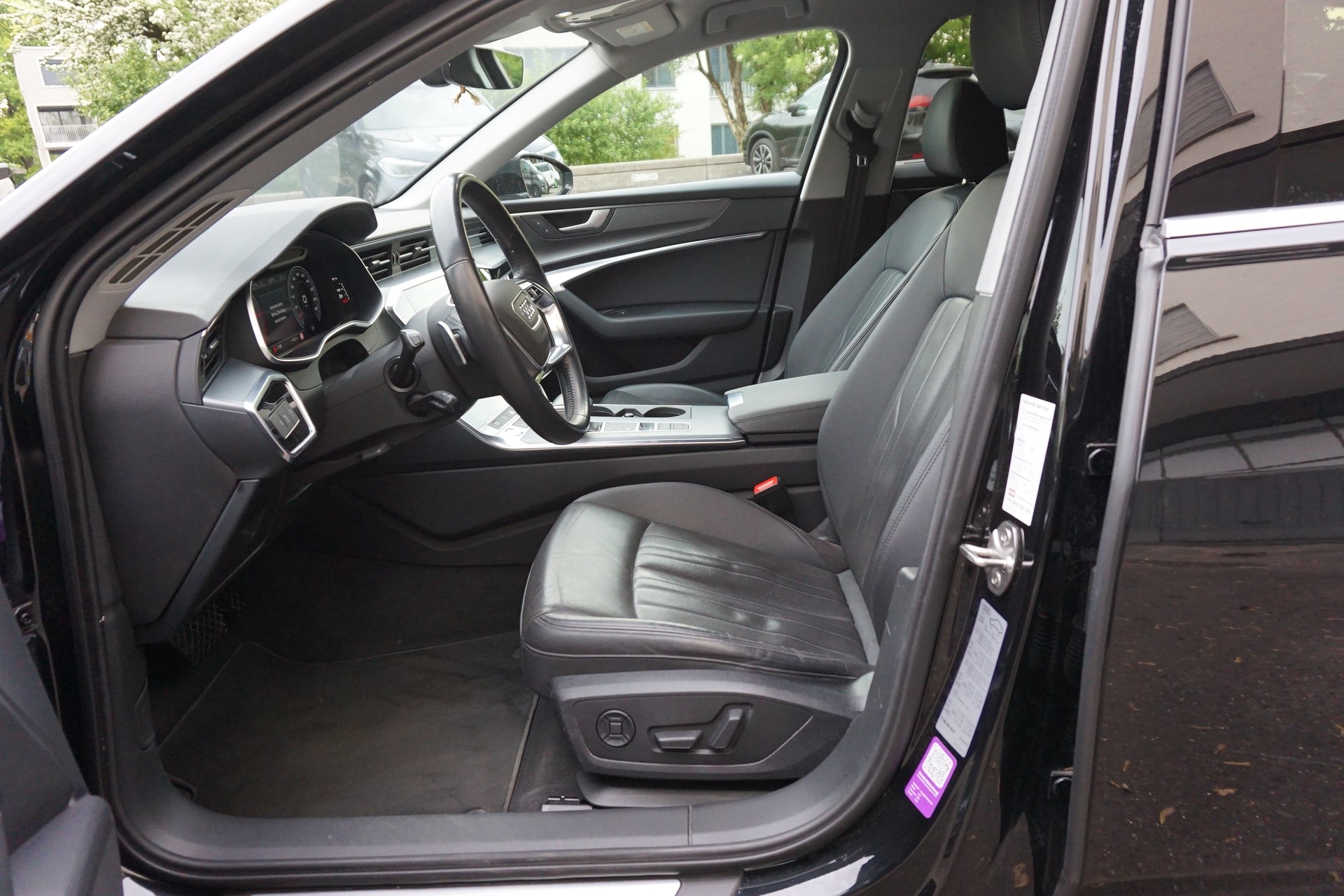 AUDI A6 Avant 45 TDI Design quattro tiptronic-image-8