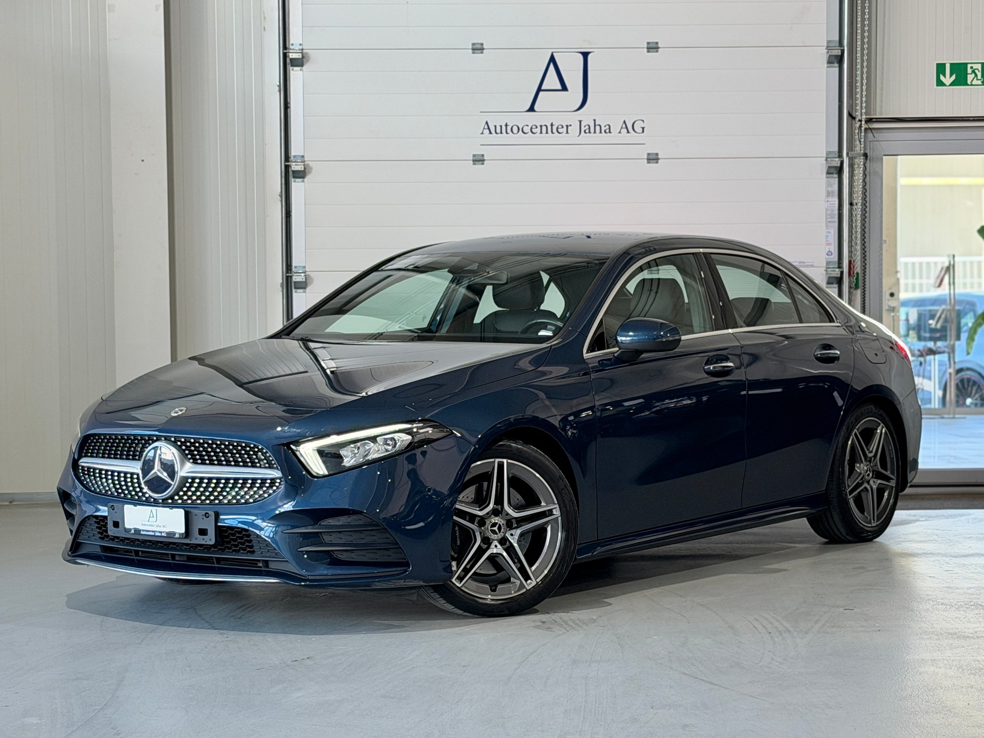 MERCEDES-BENZ A 220 AMG Line 7G-DCT 4Matic
