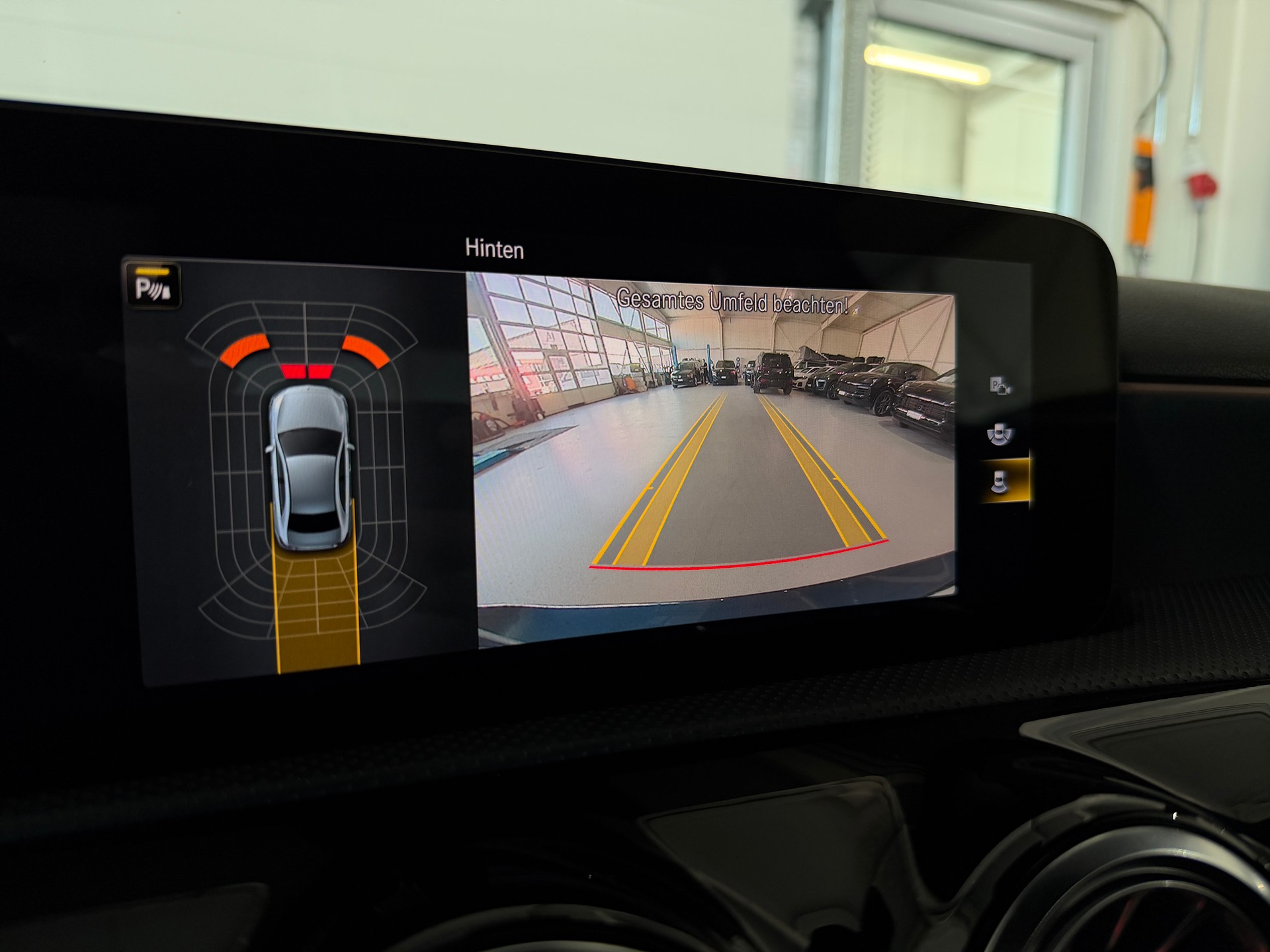 MERCEDES-BENZ A 220 AMG Line 7G-DCT 4Matic-image-11