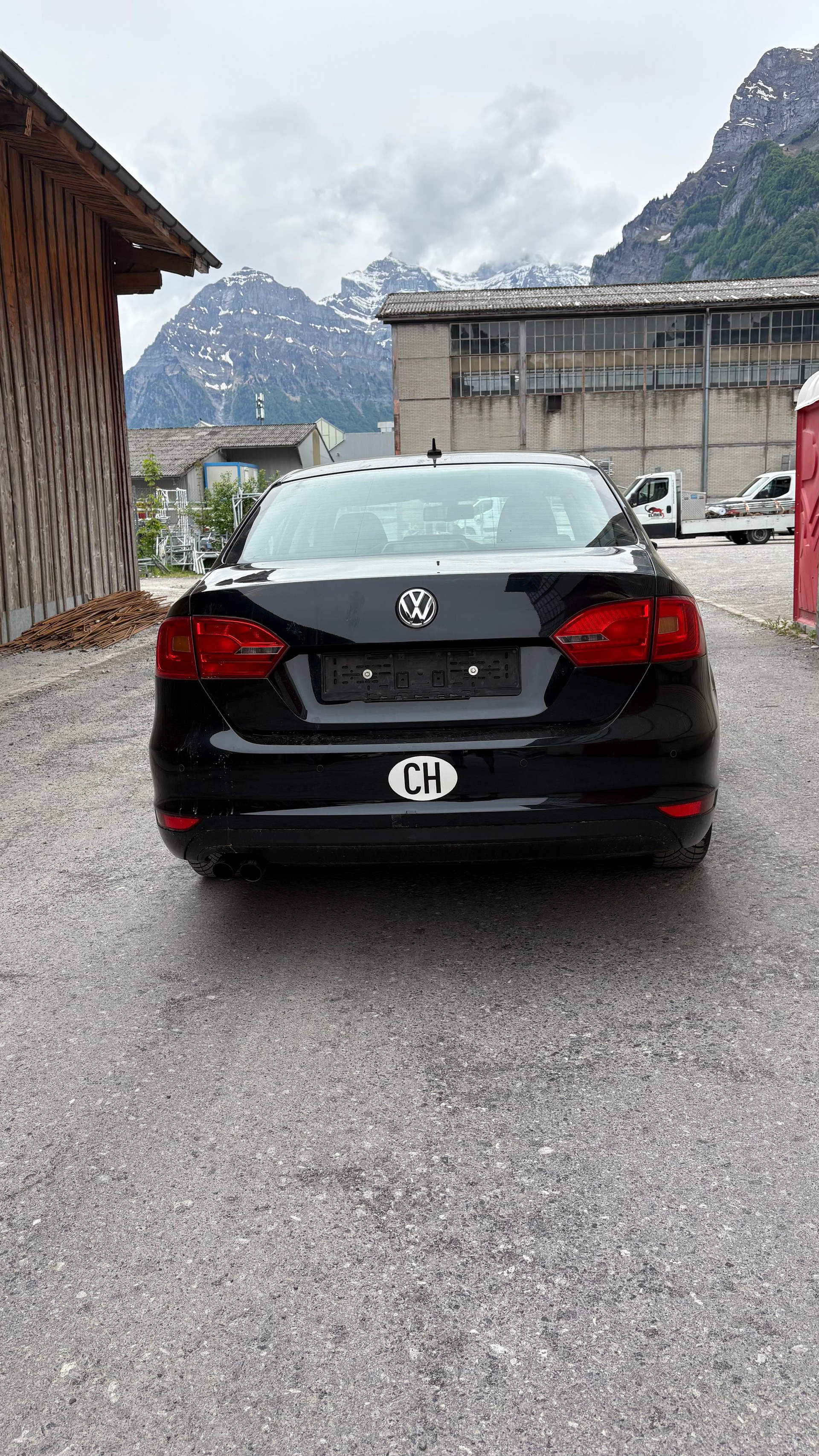 VW Jetta 2.0 TDI Highline-image-4