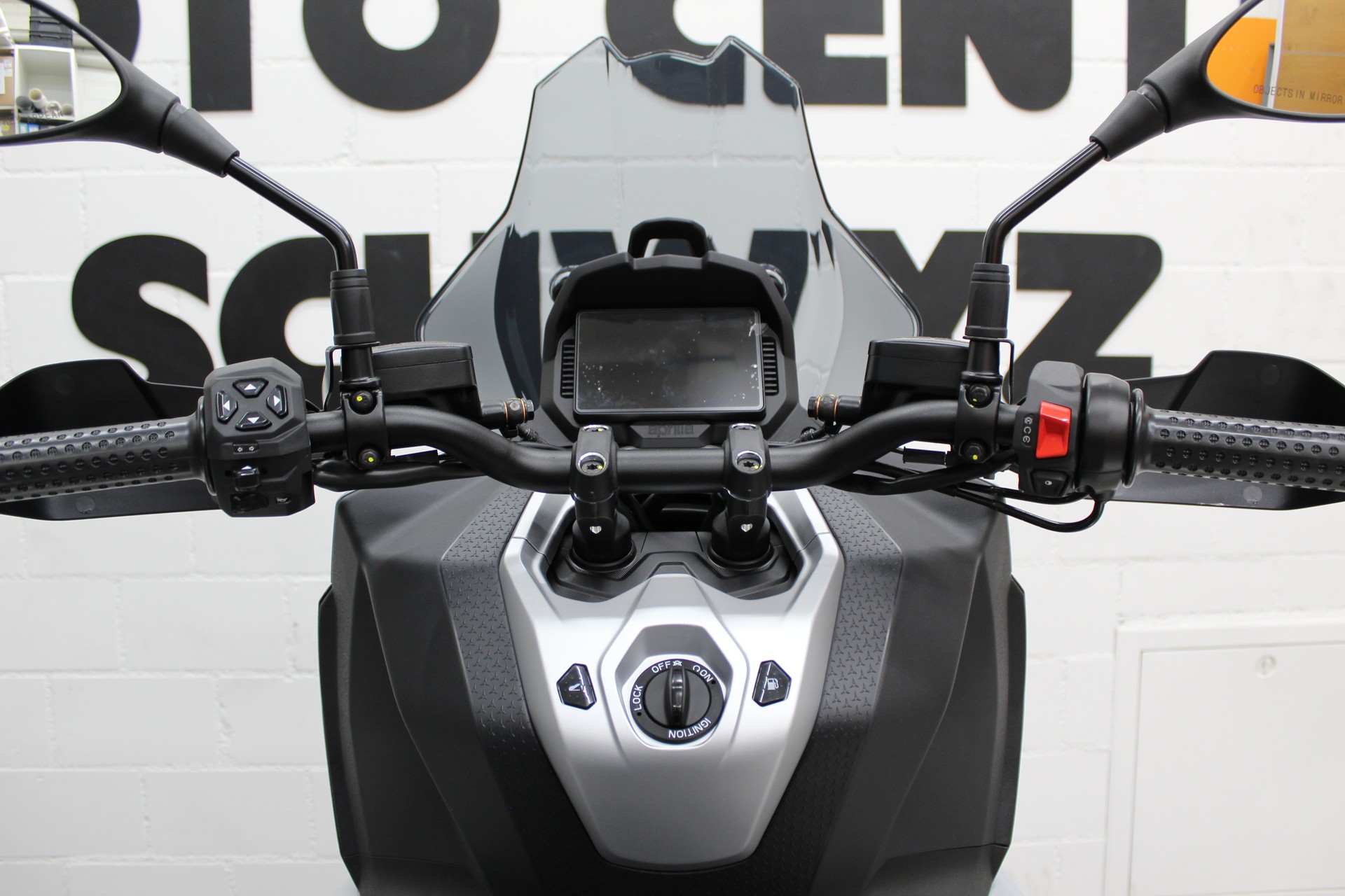 APRILIA SR GT 400-image-6