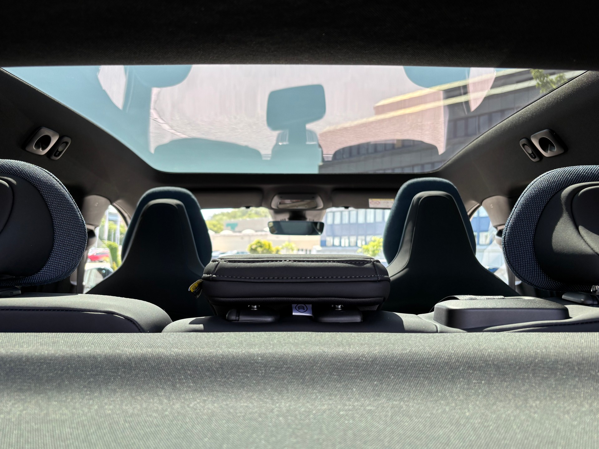 VOLVO EX30 E60 Ultra-image-10